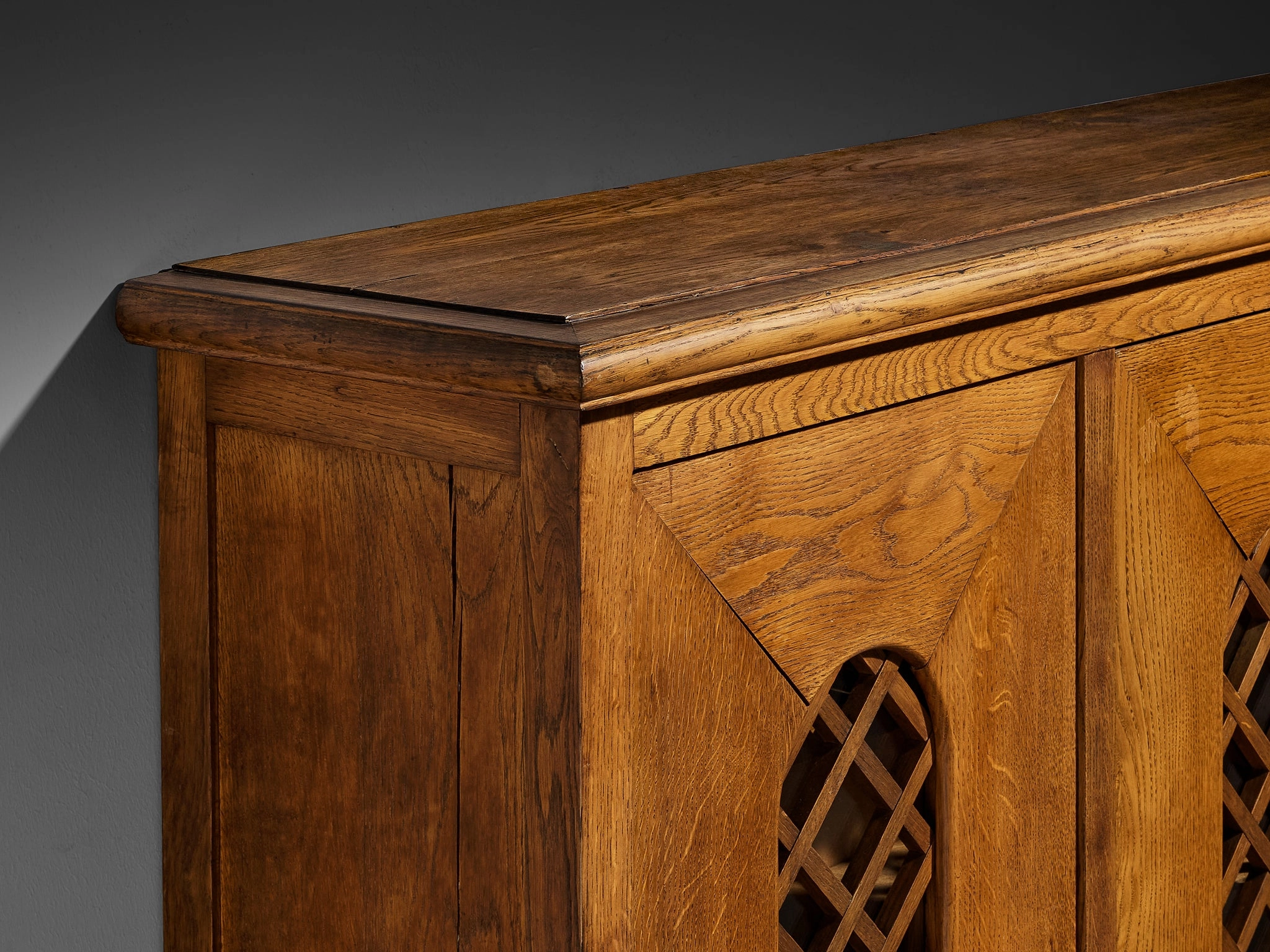 1940s Cabinet in Solid Oak with Latticework
