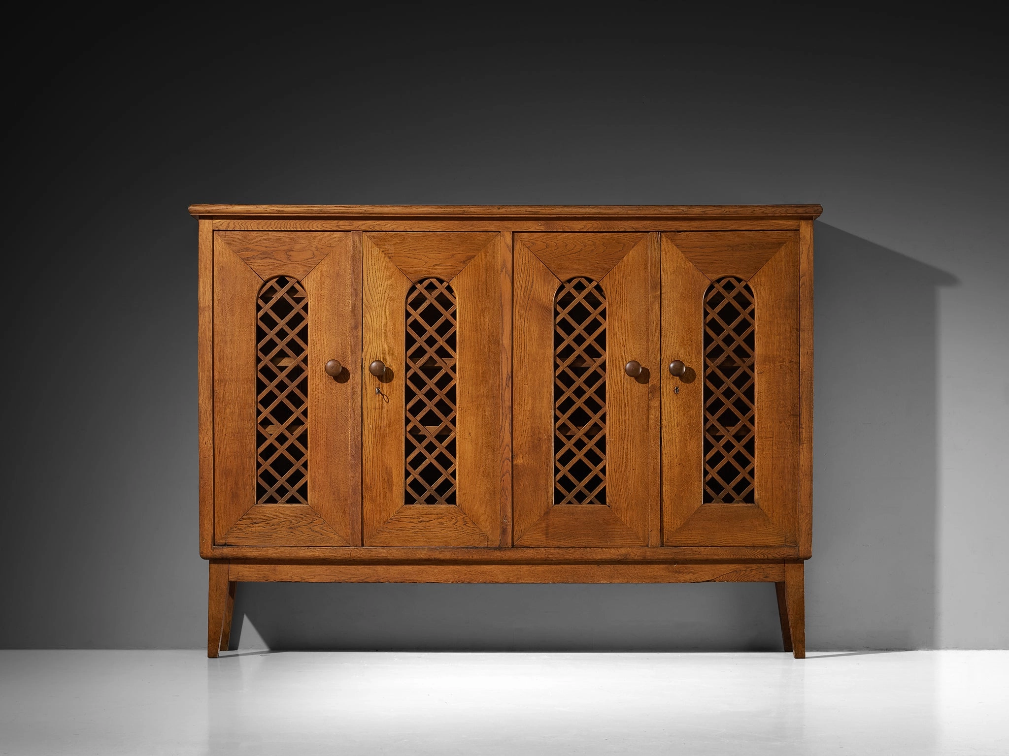 1940s Cabinet in Solid Oak with Latticework