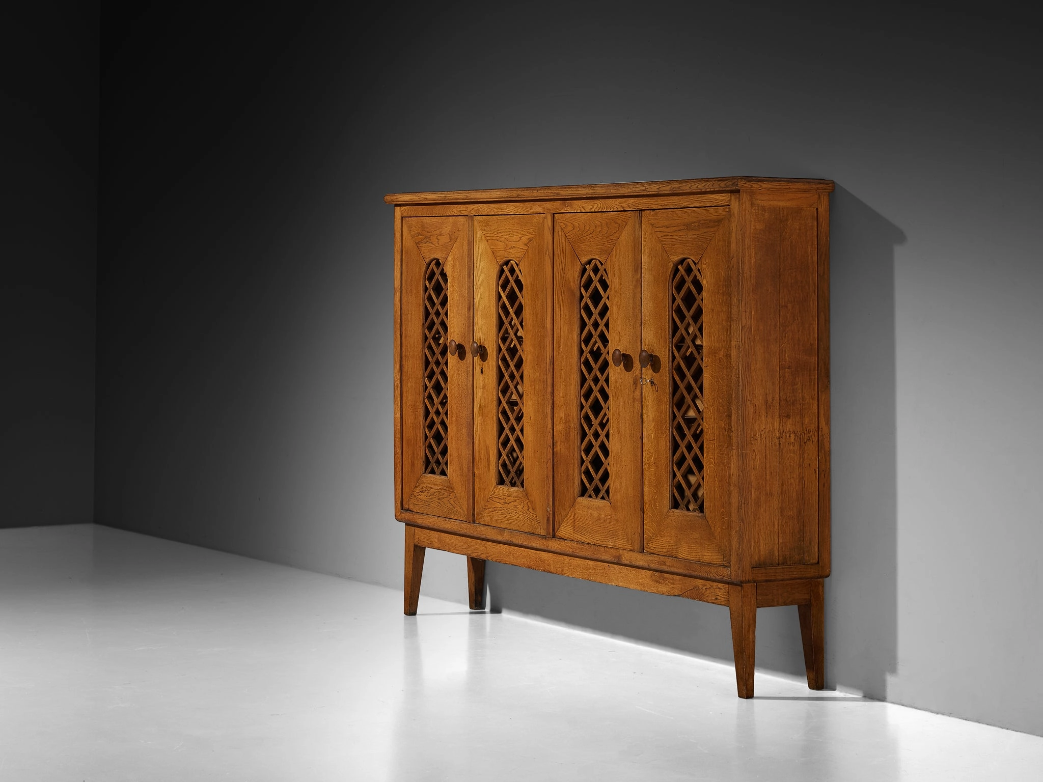 1940s Cabinet in Solid Oak with Latticework