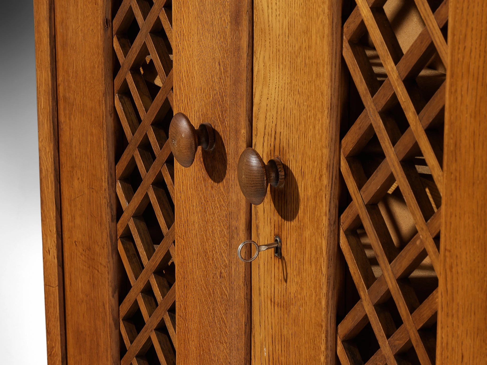 1940s Cabinet in Solid Oak with Latticework