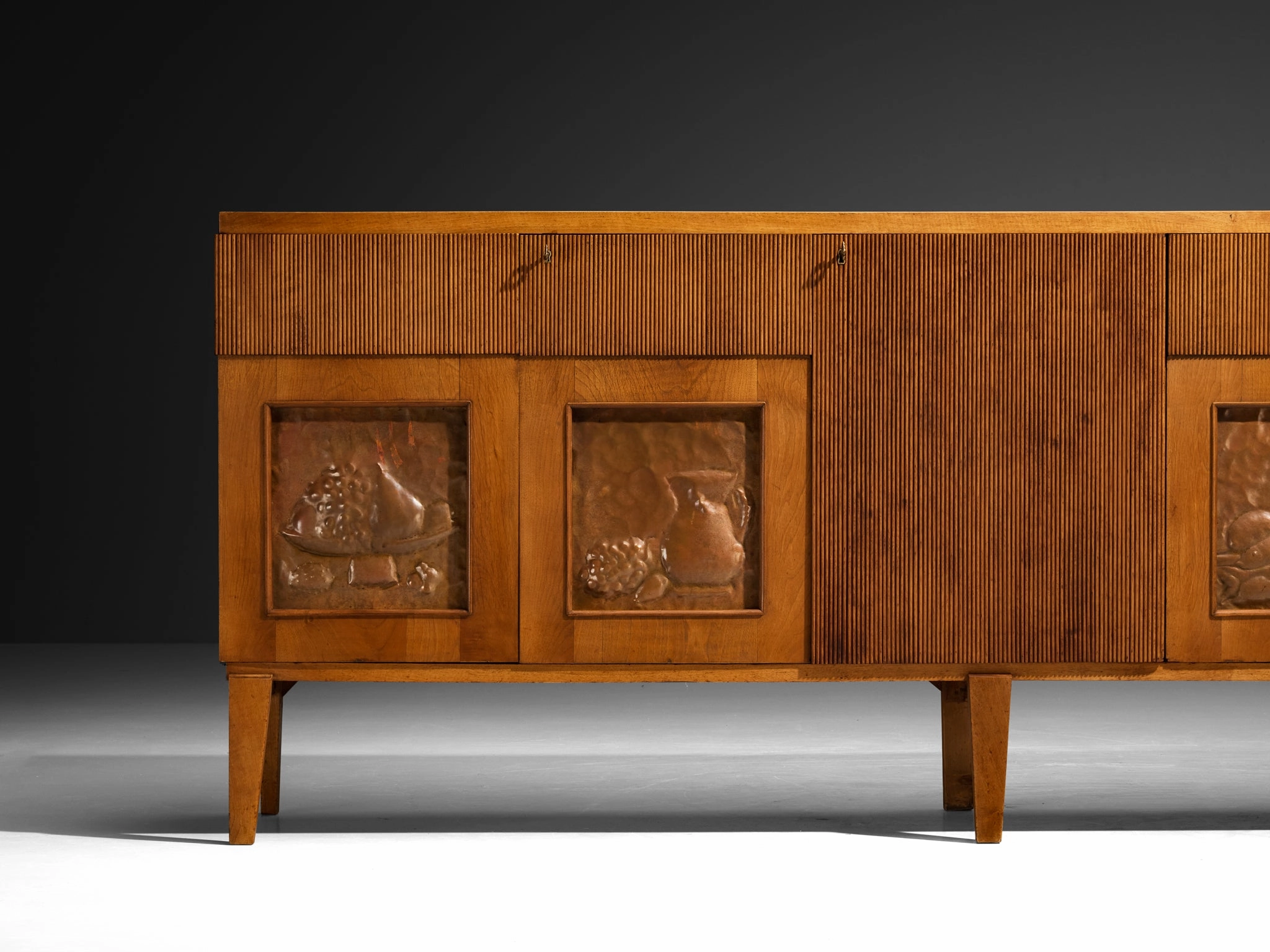 1940s Italian Sideboard in Walnut with Grissinato Carvings and Copper Reliefs
