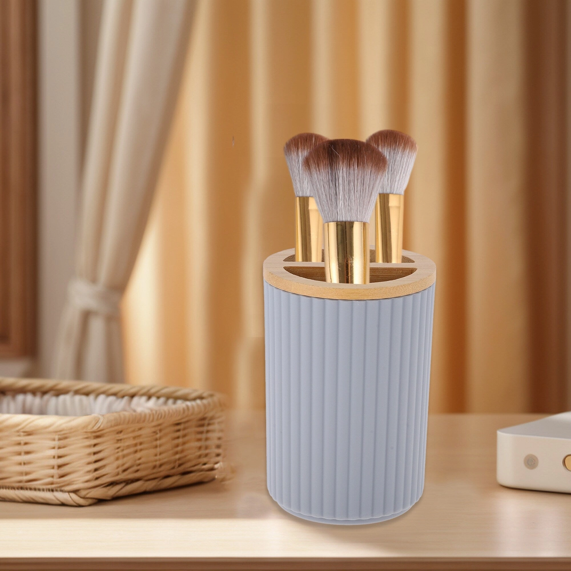 1 Pcs Women Convenient Toothbrush Holder for Bathroom