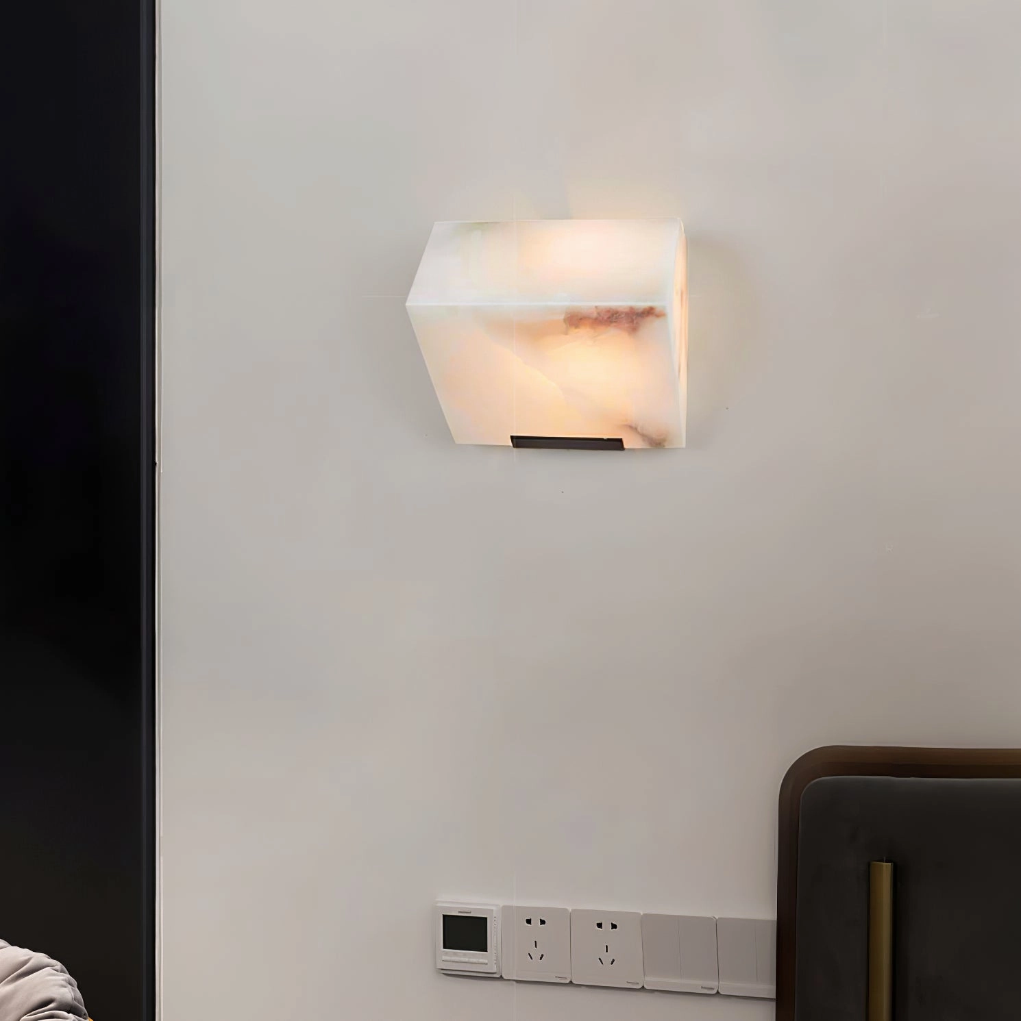 Alabaster Staircase Wall Lamp