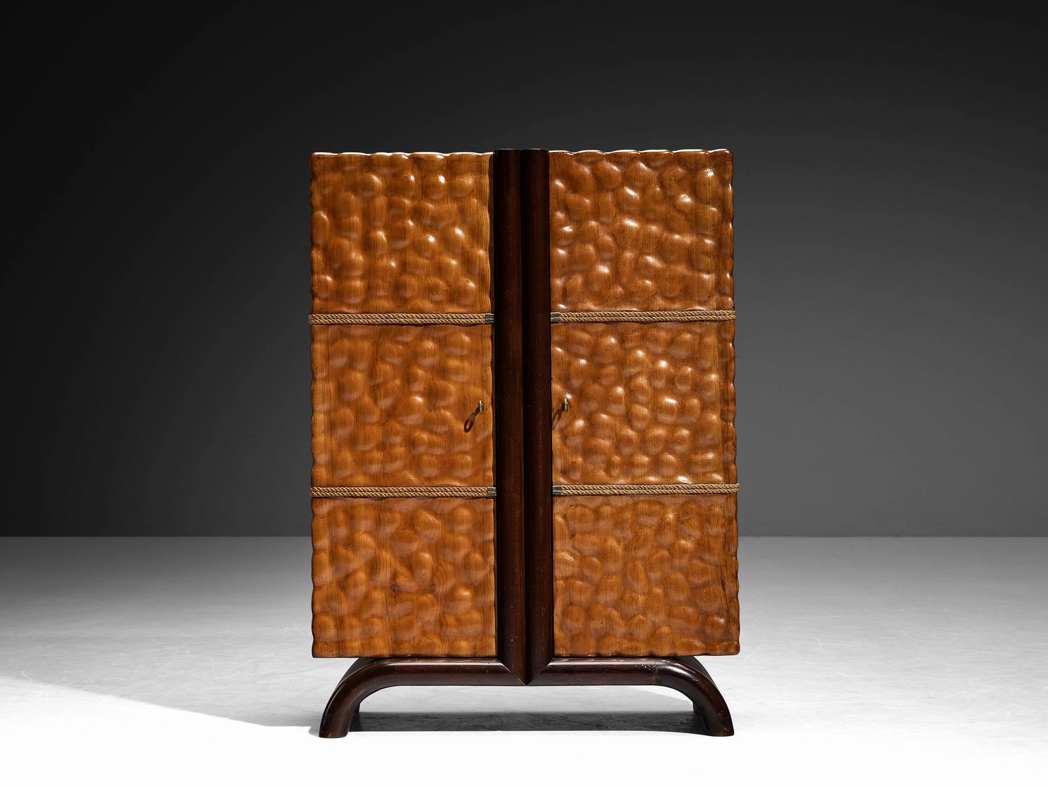 Aldo Tura Illuminated Bar Cabinet in Cherry Brass and Mirrored Glass