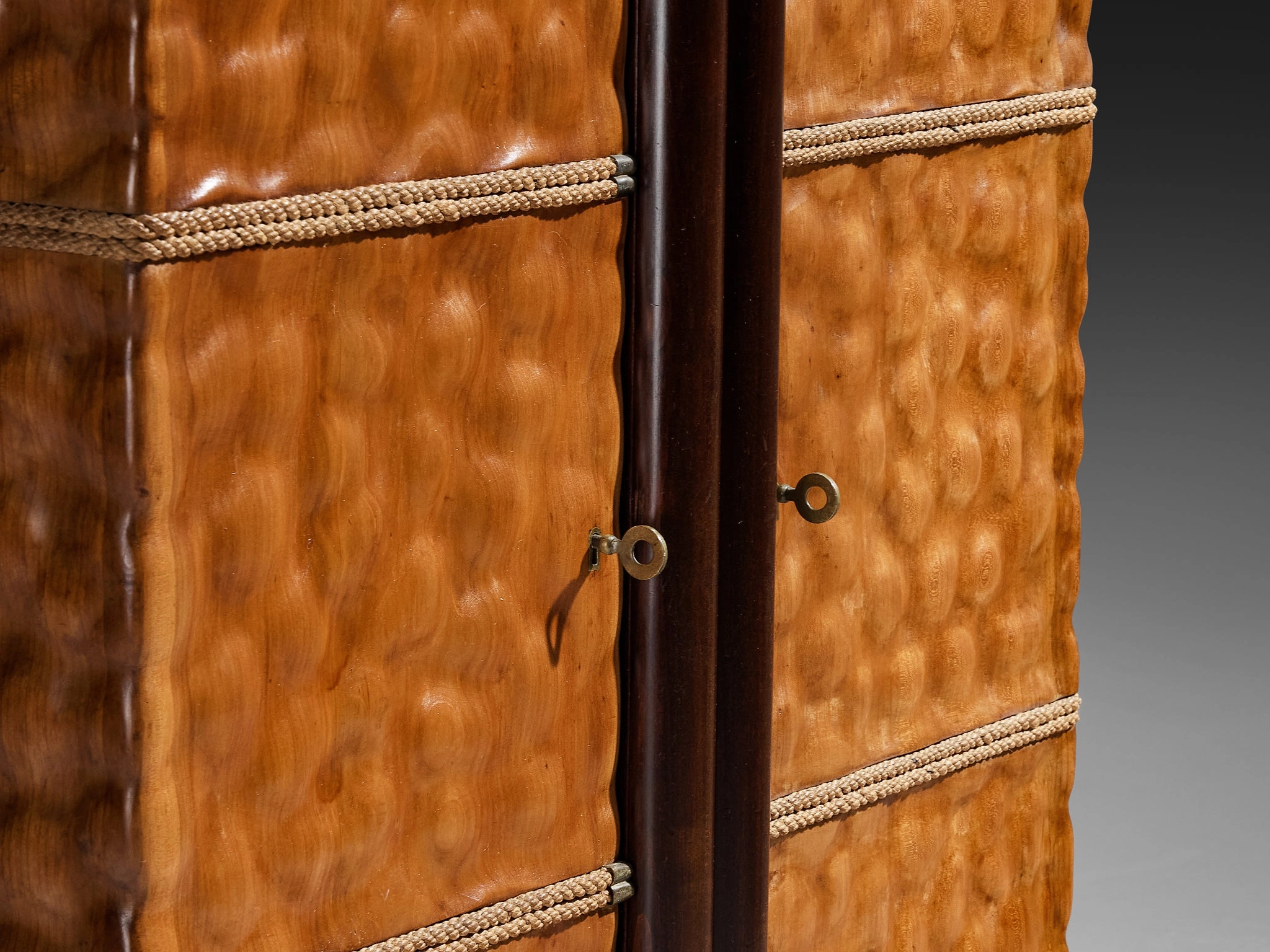 Aldo Tura Illuminated Bar Cabinet in Cherry Brass and Mirrored Glass