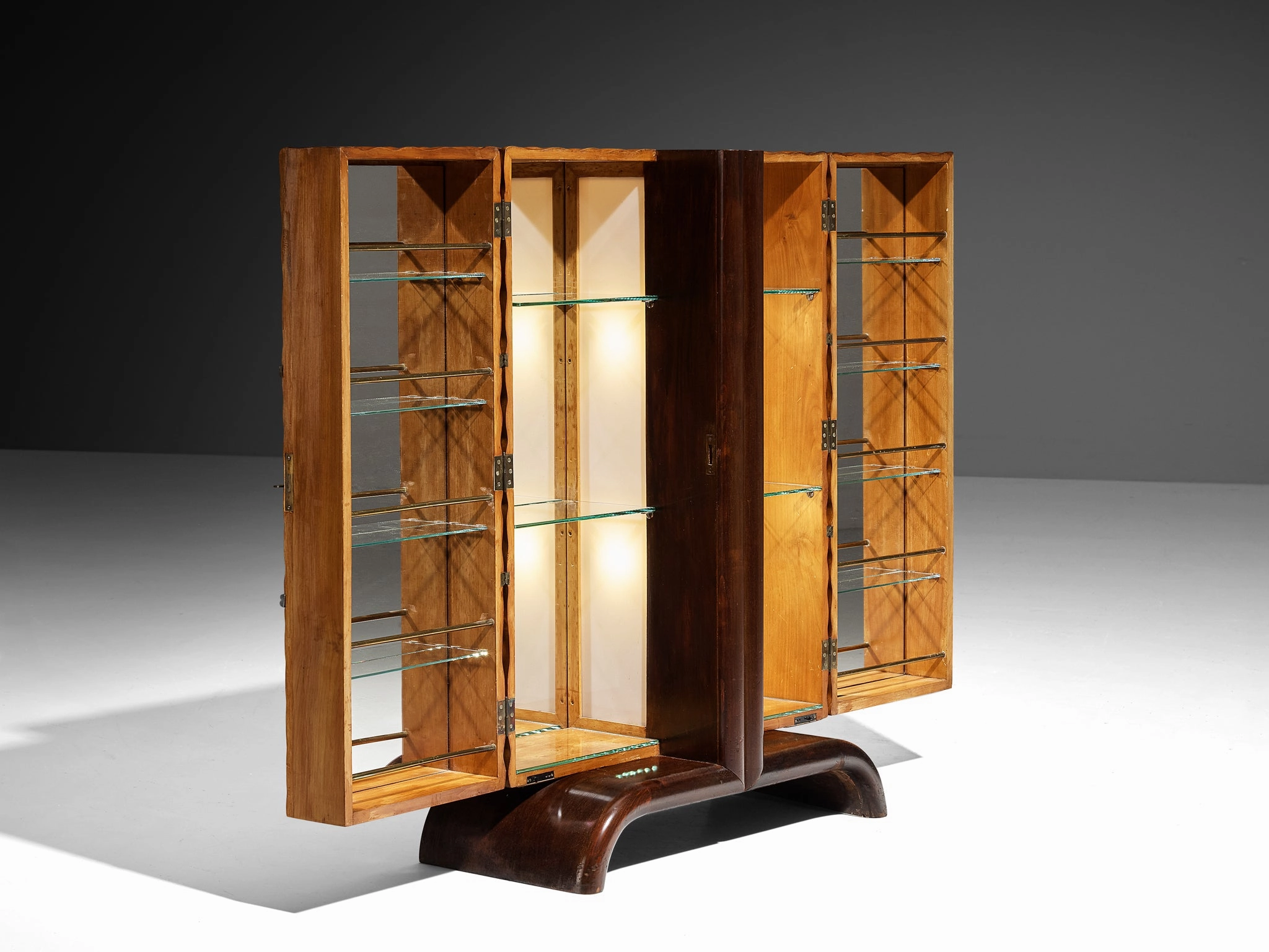 Aldo Tura Illuminated Bar Cabinet in Cherry Brass and Mirrored Glass