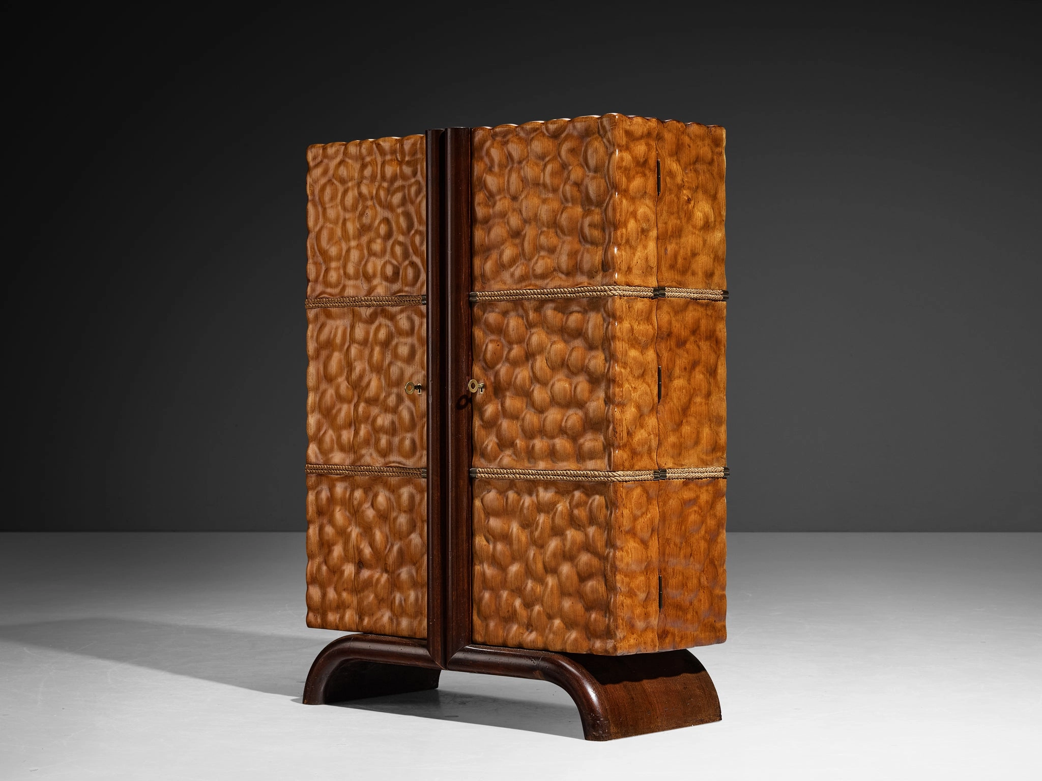 Aldo Tura Illuminated Bar Cabinet in Cherry Brass and Mirrored Glass