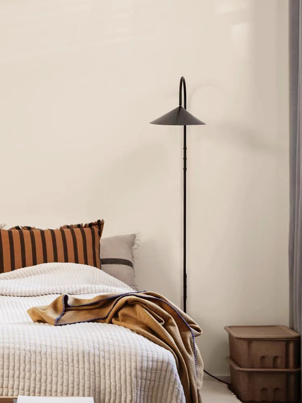 Alocasia Swivel Wall Light