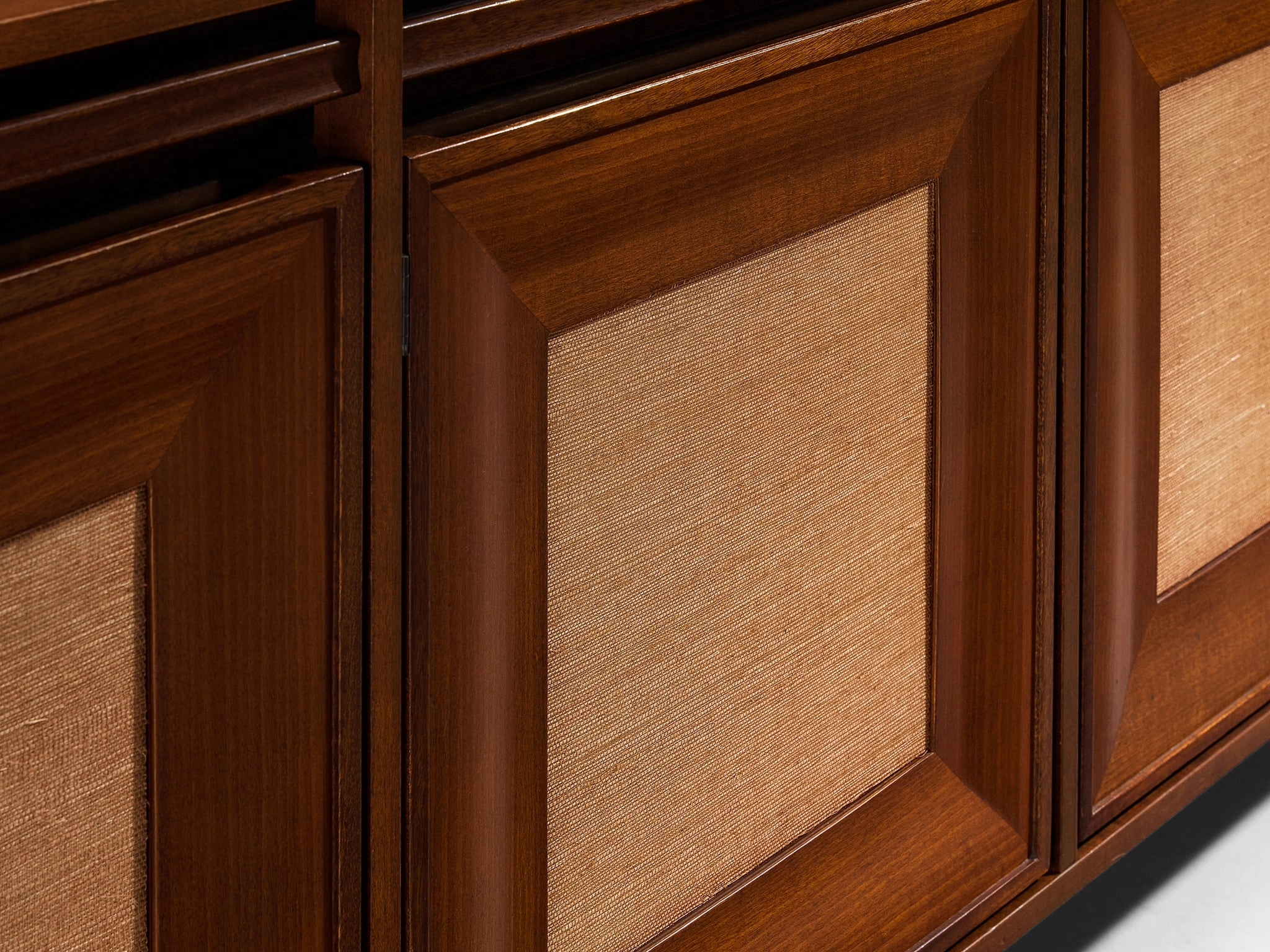 Angelo Mangiarotti for Sorgente dei Mobili Sideboard in Mahogany Grasscloth