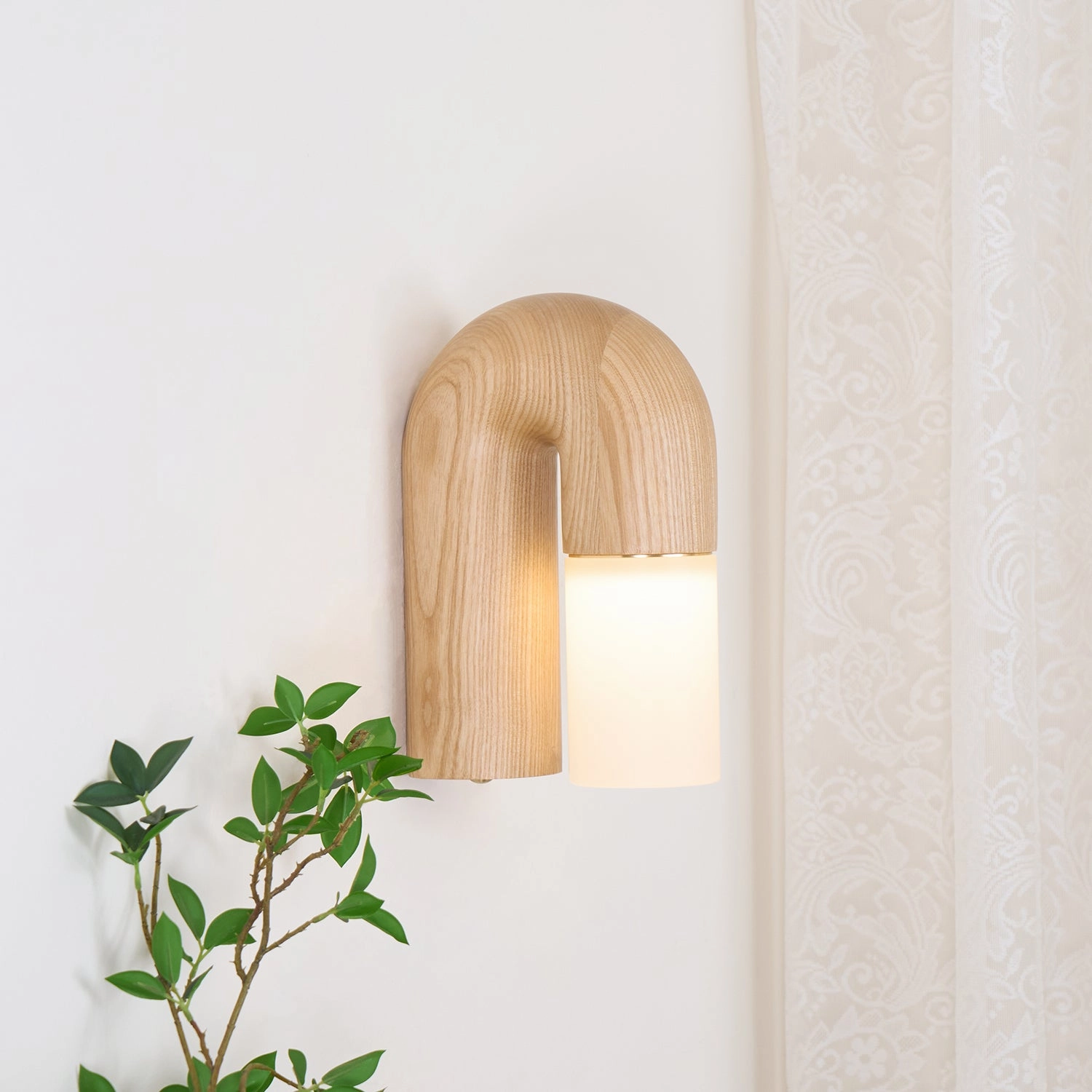 Arcus Wood Wall Lamp