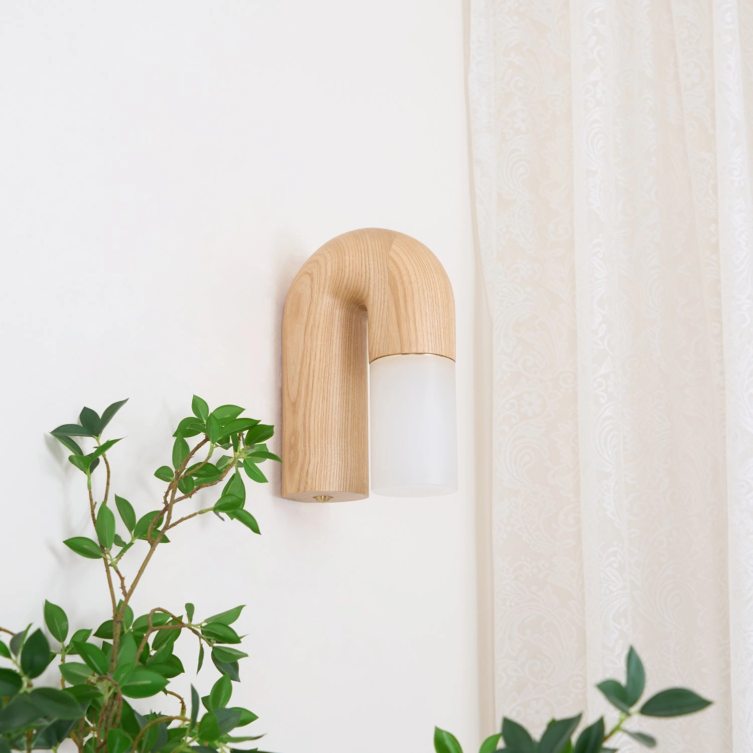 Arcus Wood Wall Lamp
