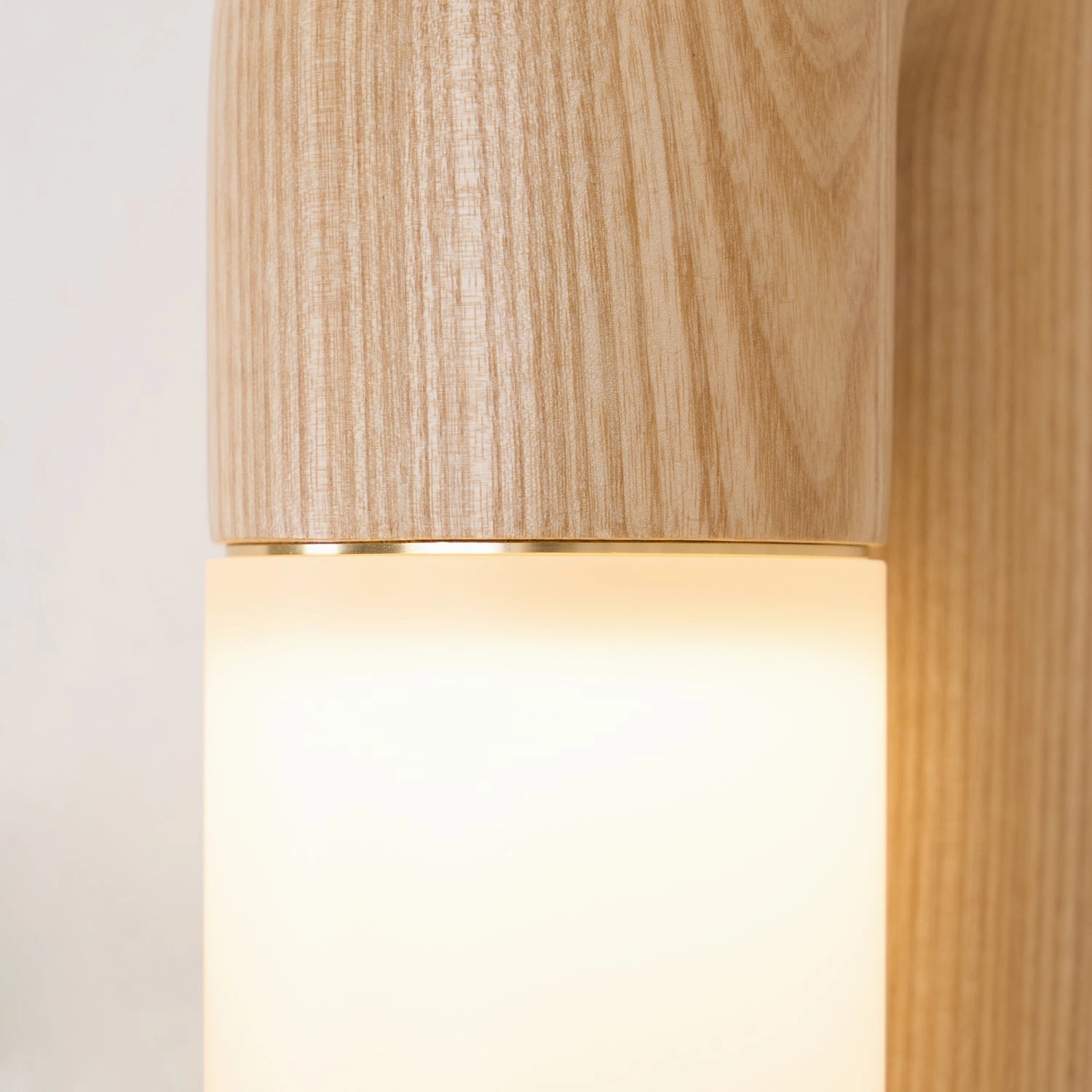Arcus Wood Wall Lamp