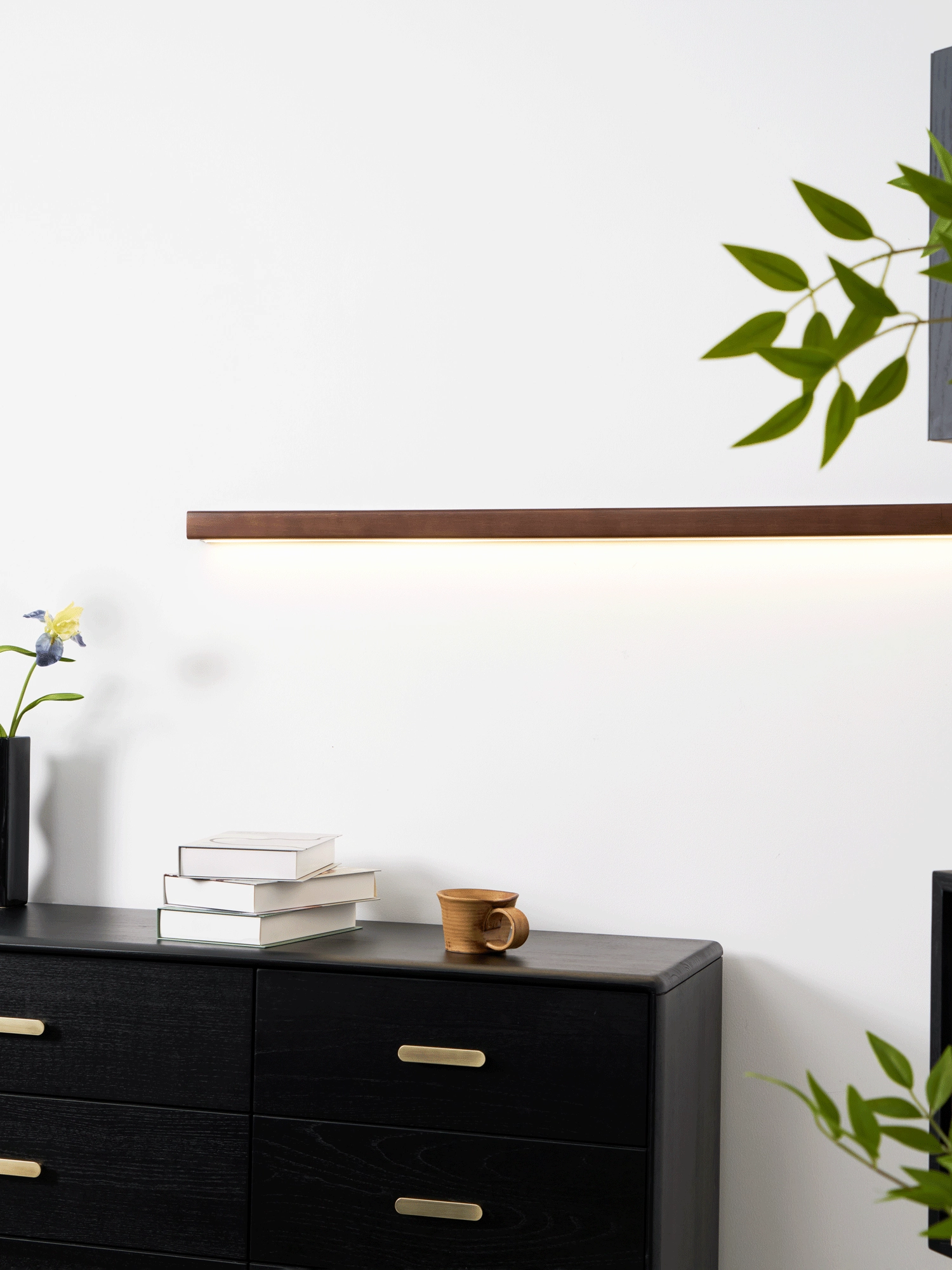 Arlo Linear Wood Wall Light