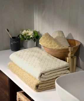 Aroma 4Pc Scented Towel Gift Set ,100% Cotton, 500 GSM, Vanilla bath towels,soft towels,bathroom textiles