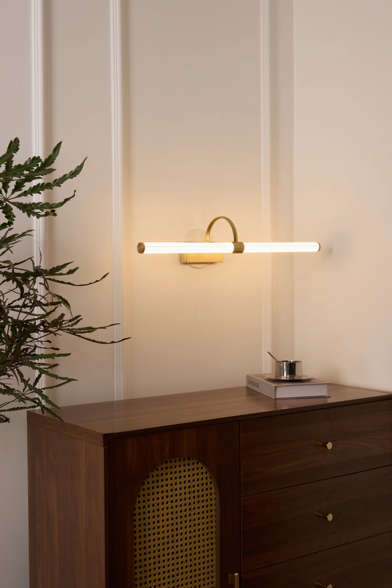 Avery Wall Light