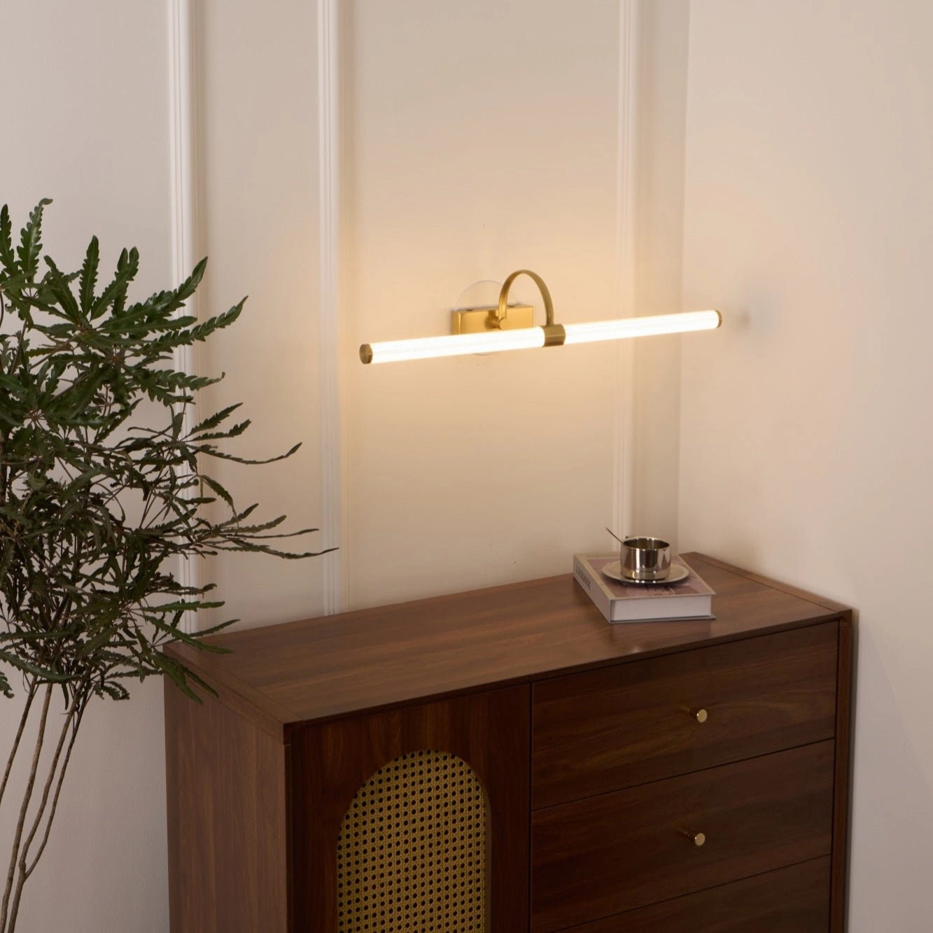 Avery Wall Light