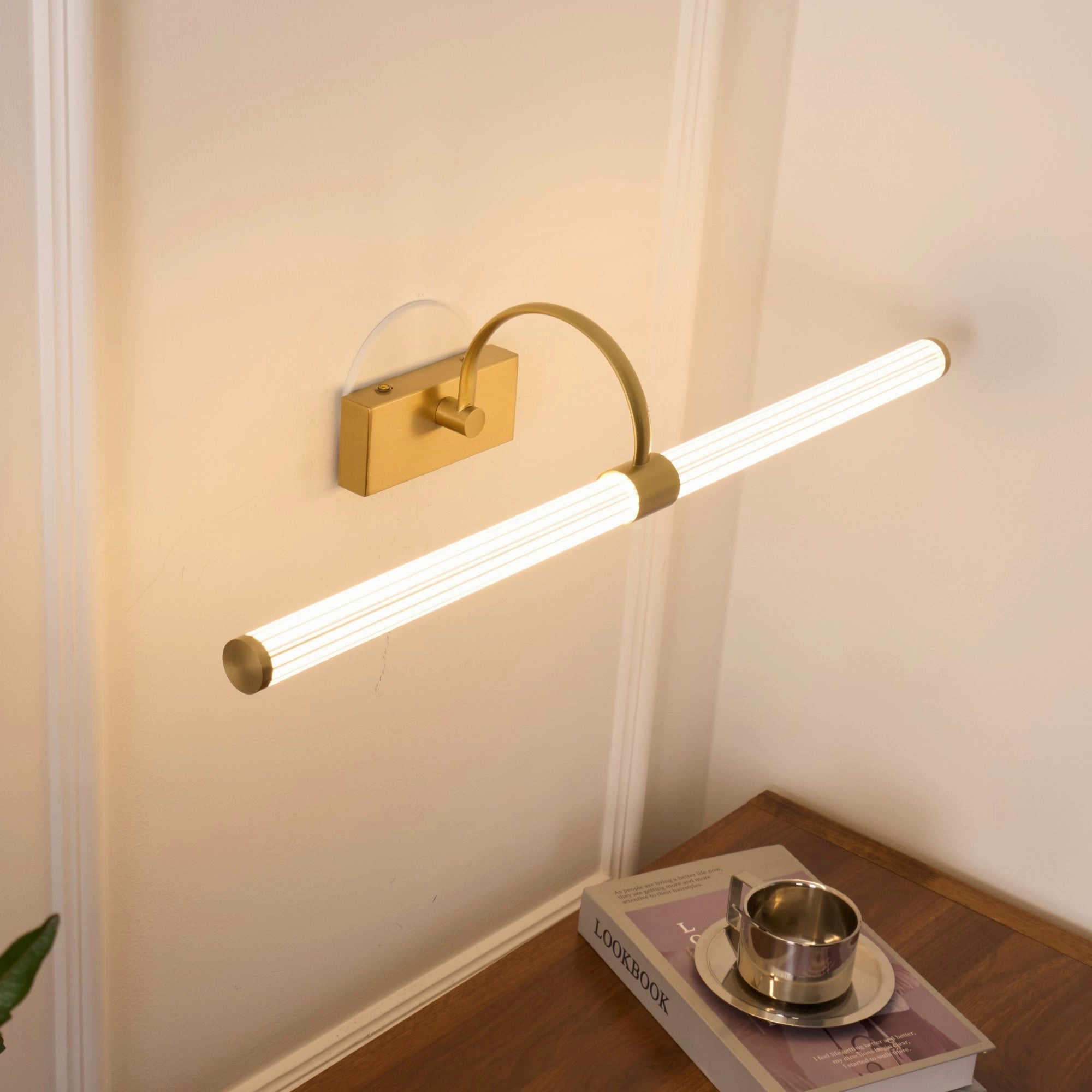 Avery Wall Light