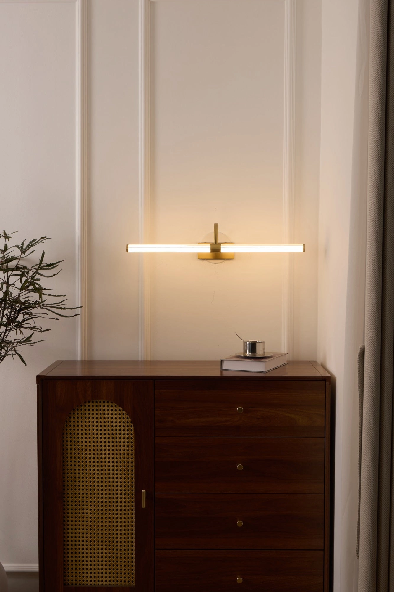 Avery Wall Light