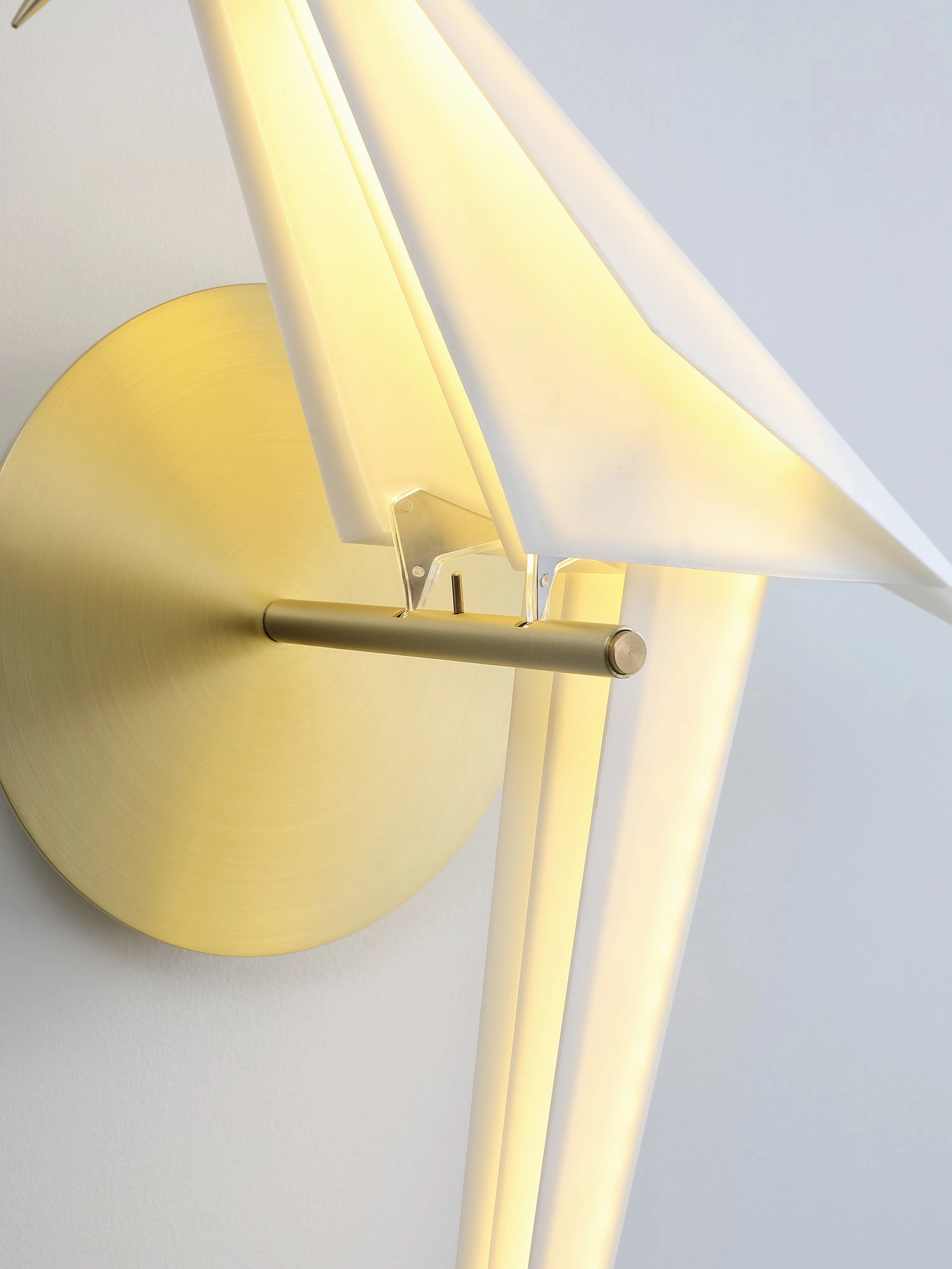 Avian Serenity Wall Lamp