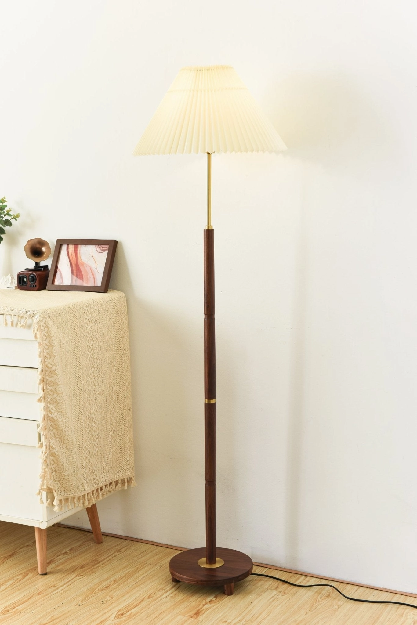 Axya Vintage Pleated Floor Lamp