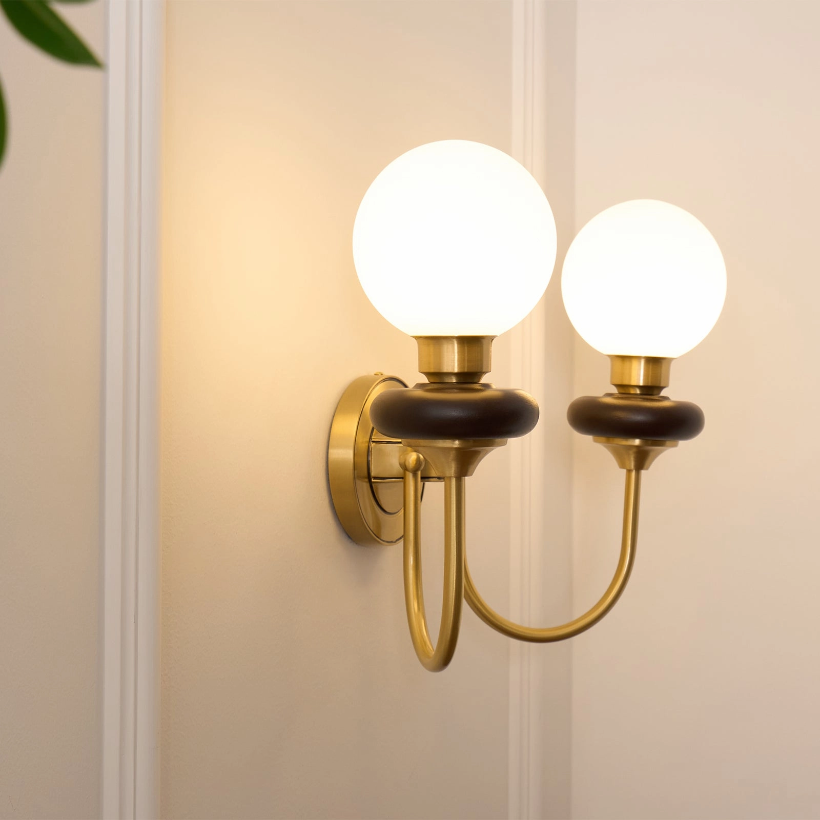 Bellevue Wall Lamp