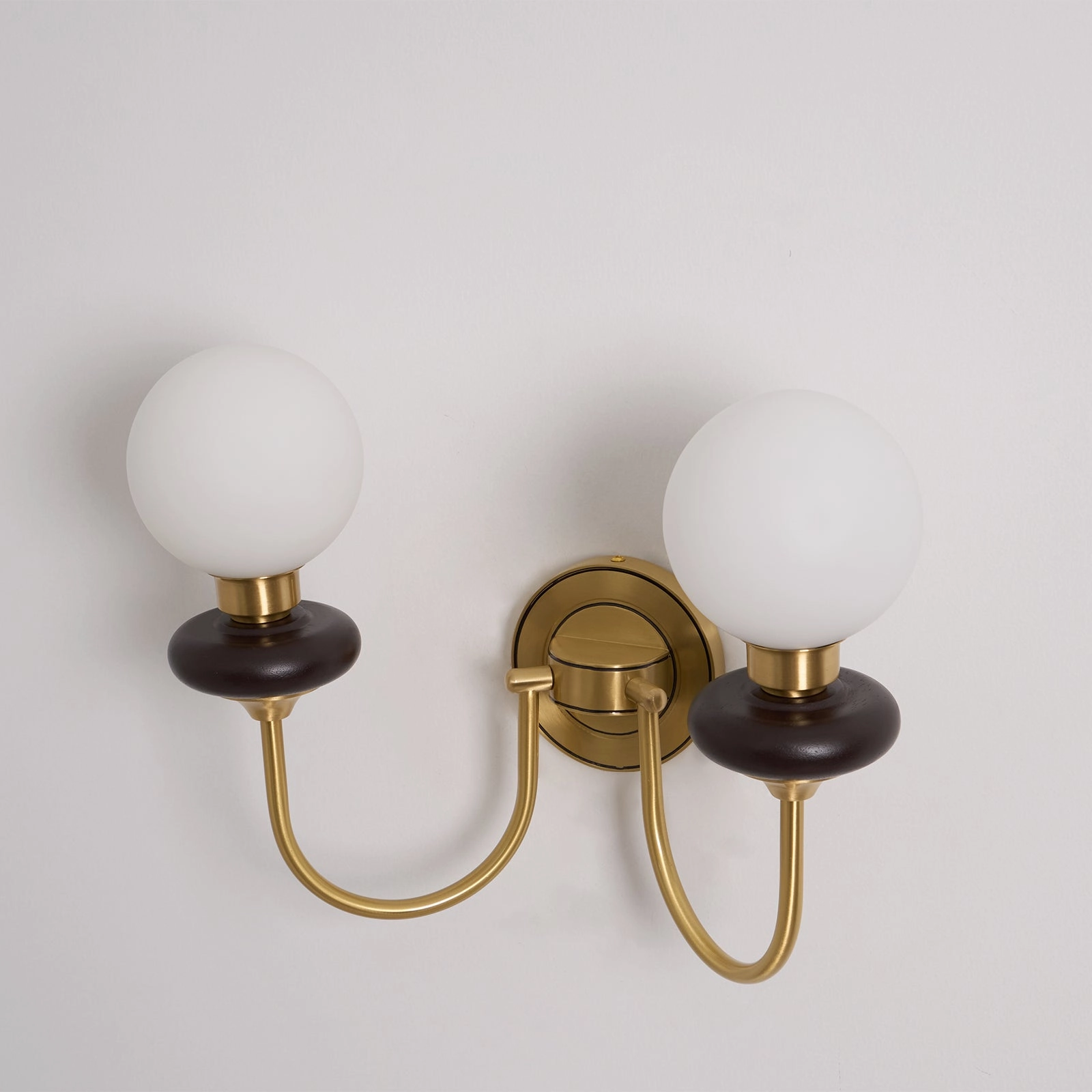 Bellevue Wall Lamp