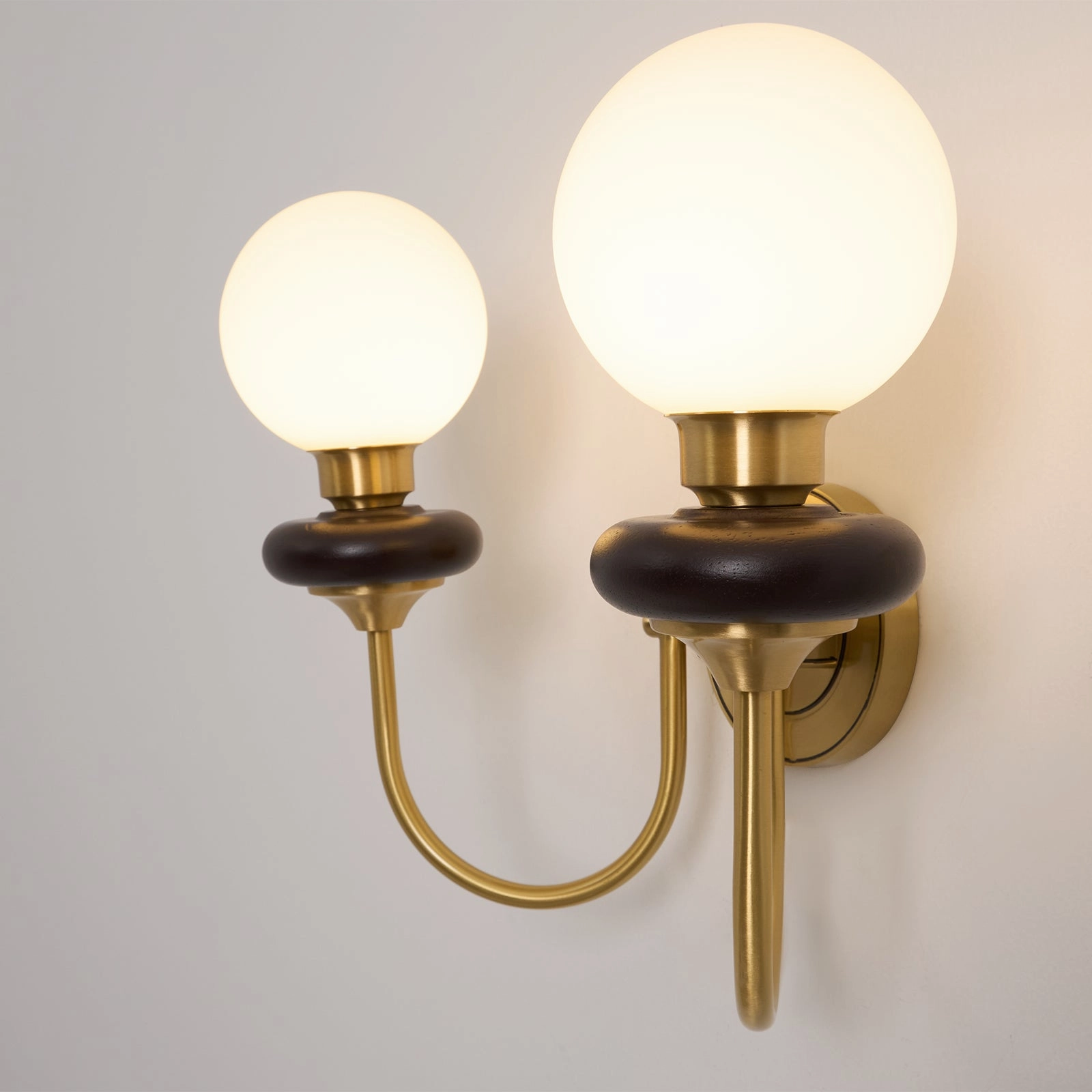 Bellevue Wall Lamp
