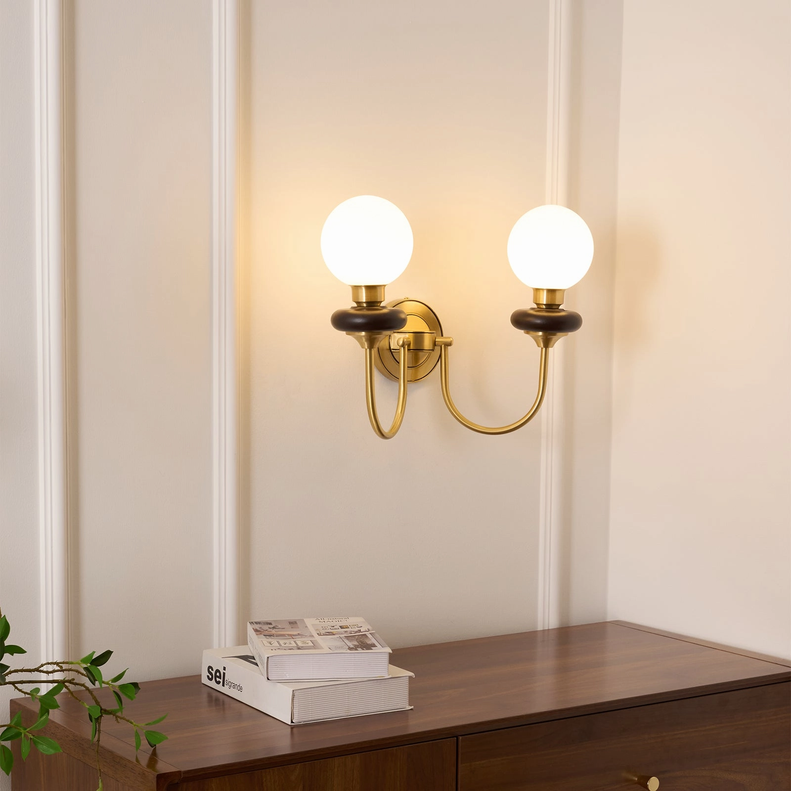Bellevue Wall Lamp