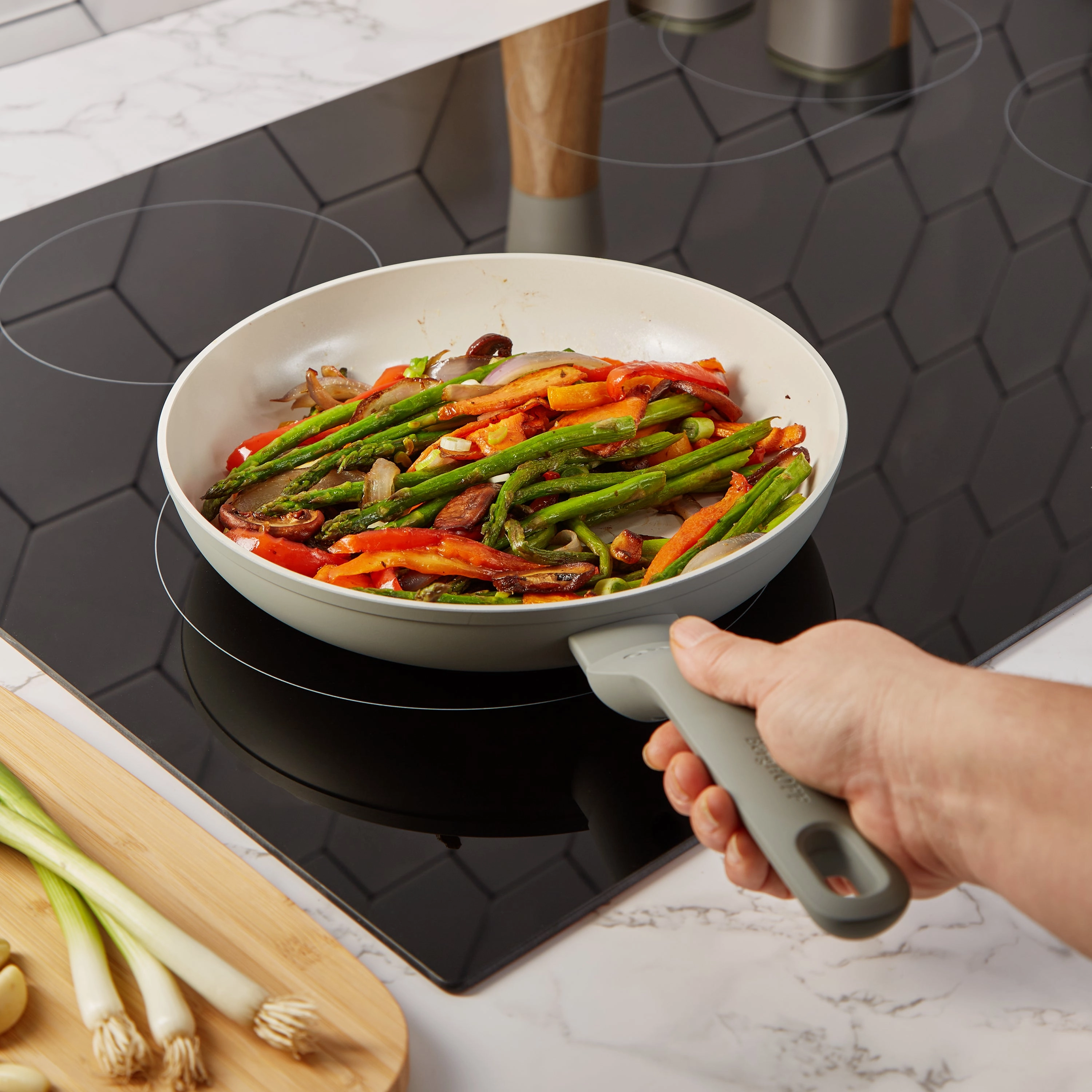 BergHOFF Balance Nonstick Ceramic Frying Pan 9.5", Recycled Aluminum, Moonmist
