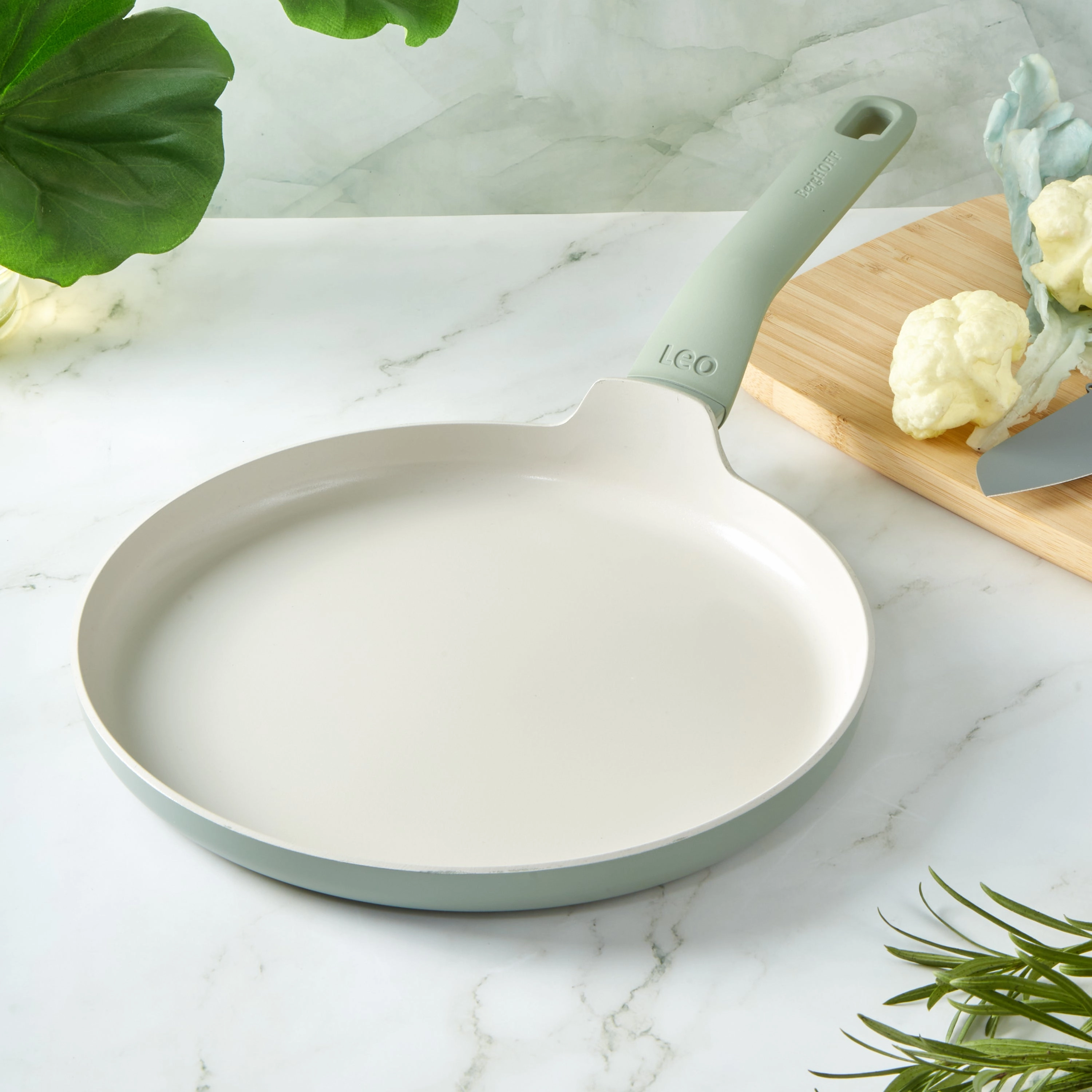 BergHOFF Balance Nonstick Ceramic Omelet pan 10", Recycled Aluminum, Sage