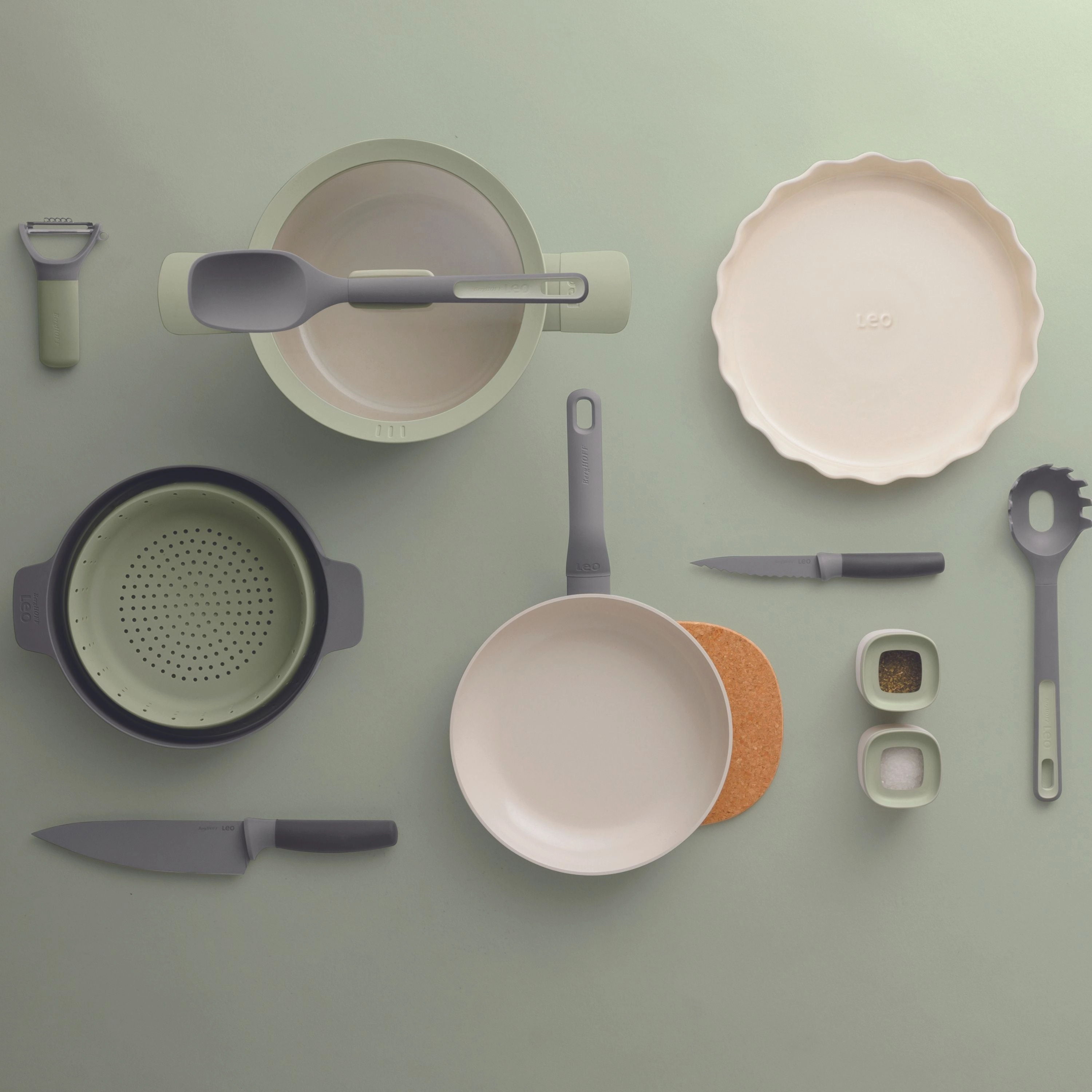 BergHOFF Balance Nonstick Ceramic Saut Pan 10.25", 3.1qt. With Glass Lid, Recycled Aluminum, Sage