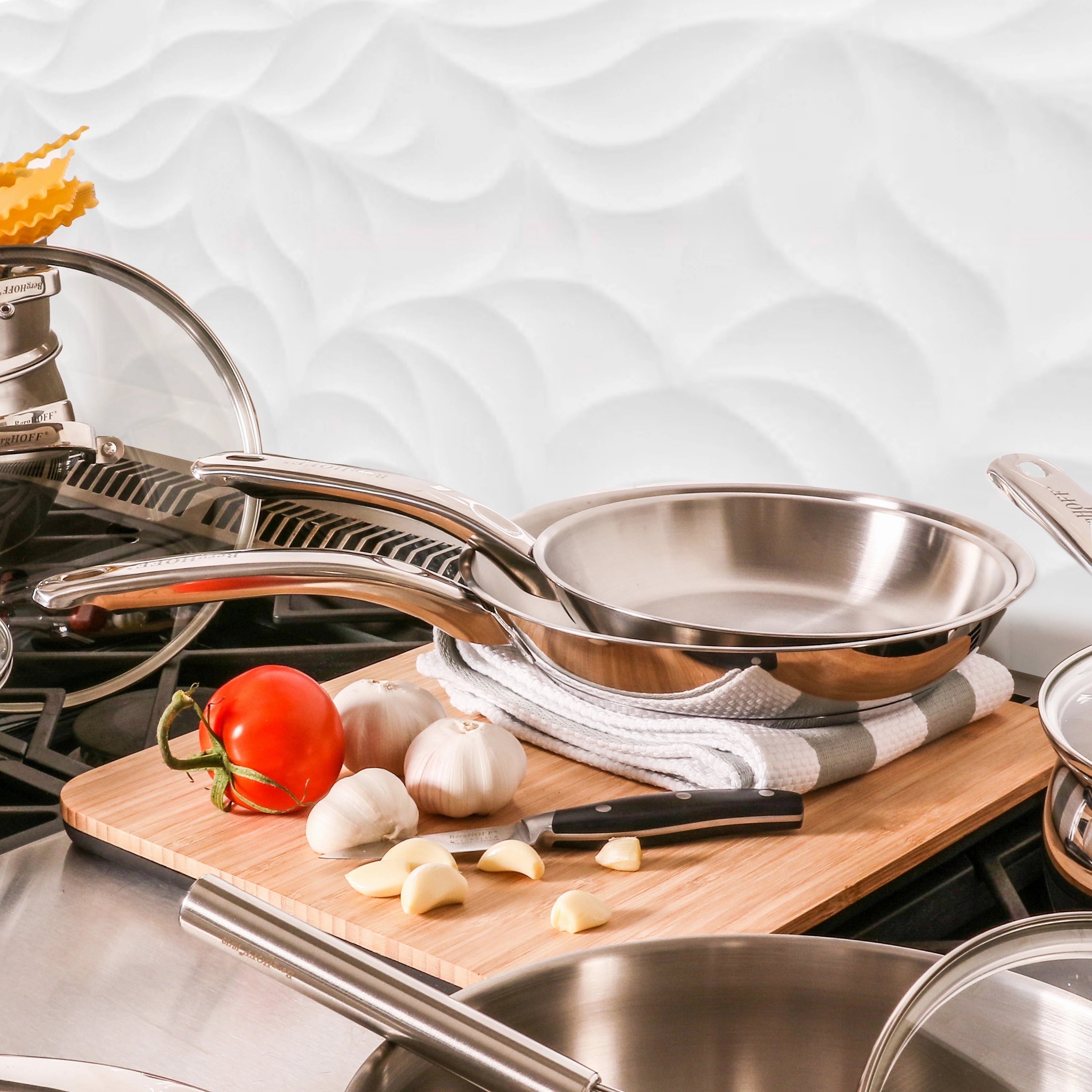 BergHOFF Belly Shape 18/10 Stainless Steel 9.5" Fry Pan