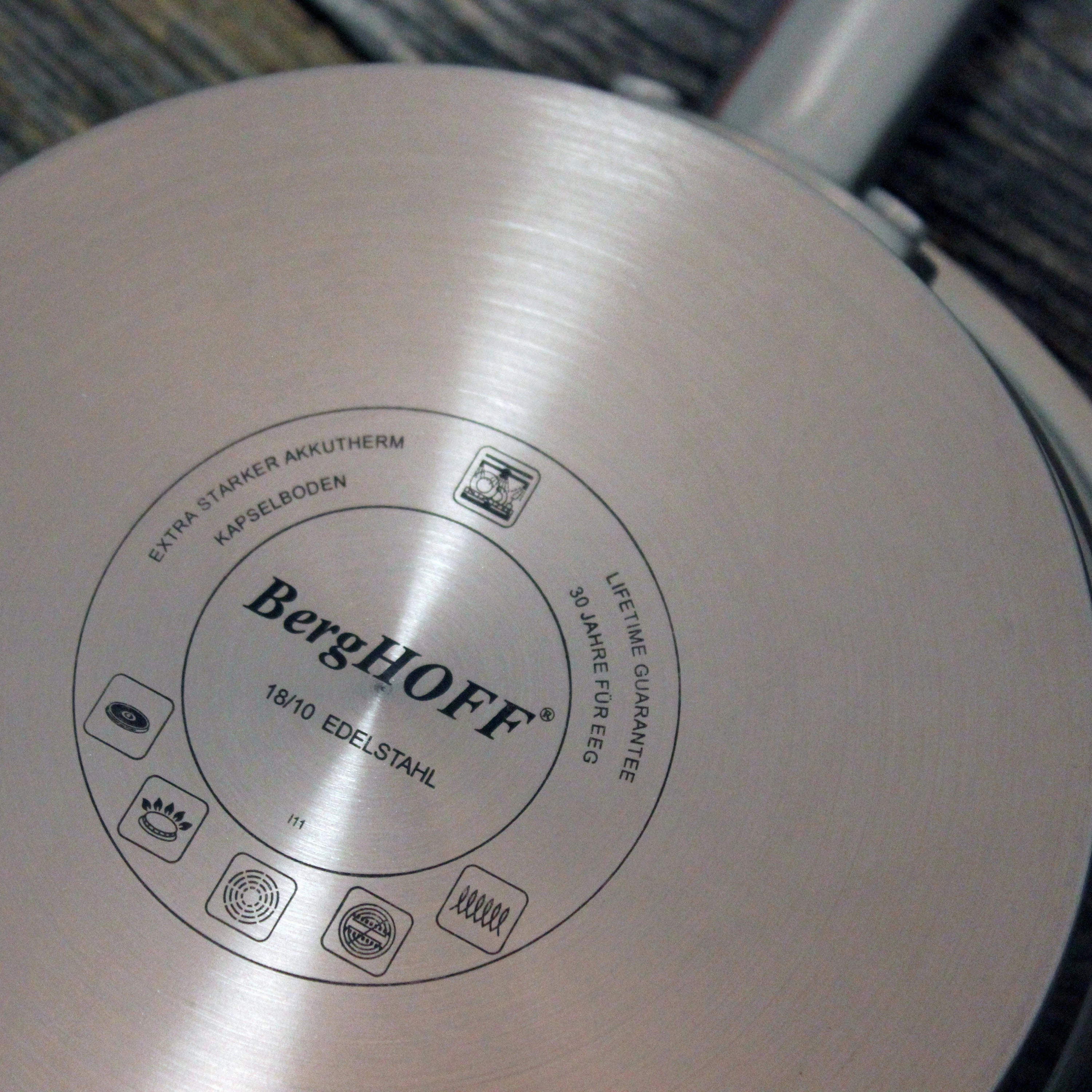 BergHOFF Comfort 18/10 Stainless Steel 11" Non-stick Frying Pan