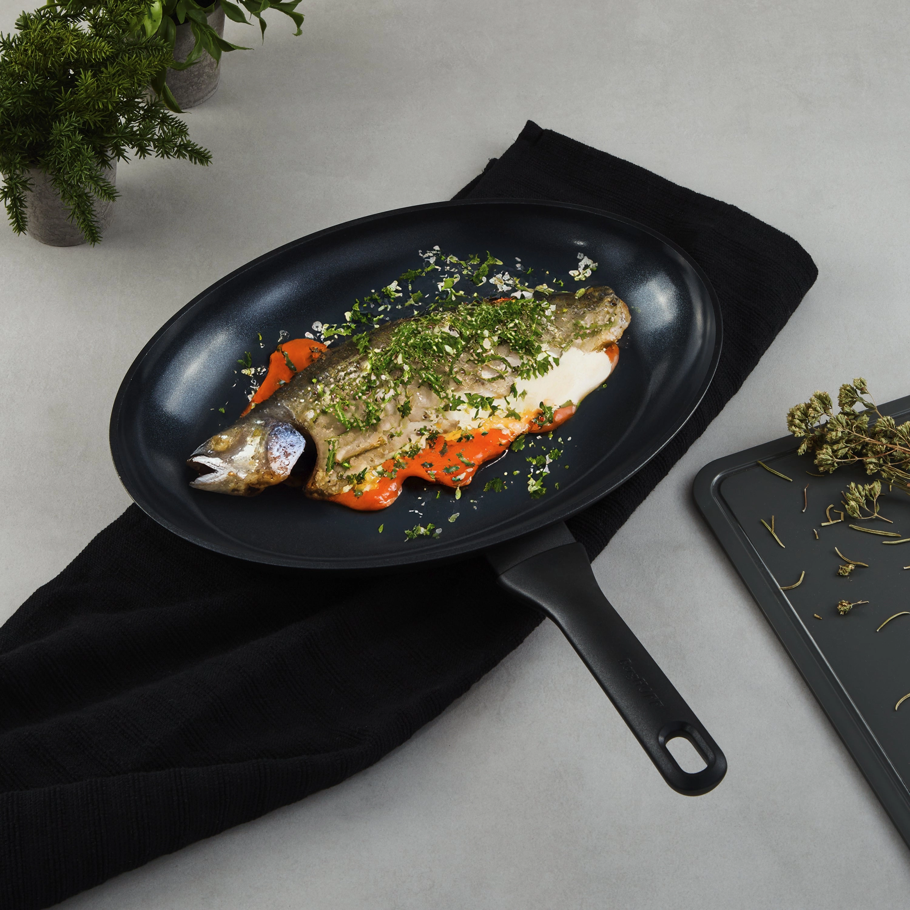 BergHOFF DiNA Helix Recycled Aluminum Nonstick Ceramic Fish Pan, 13.25"