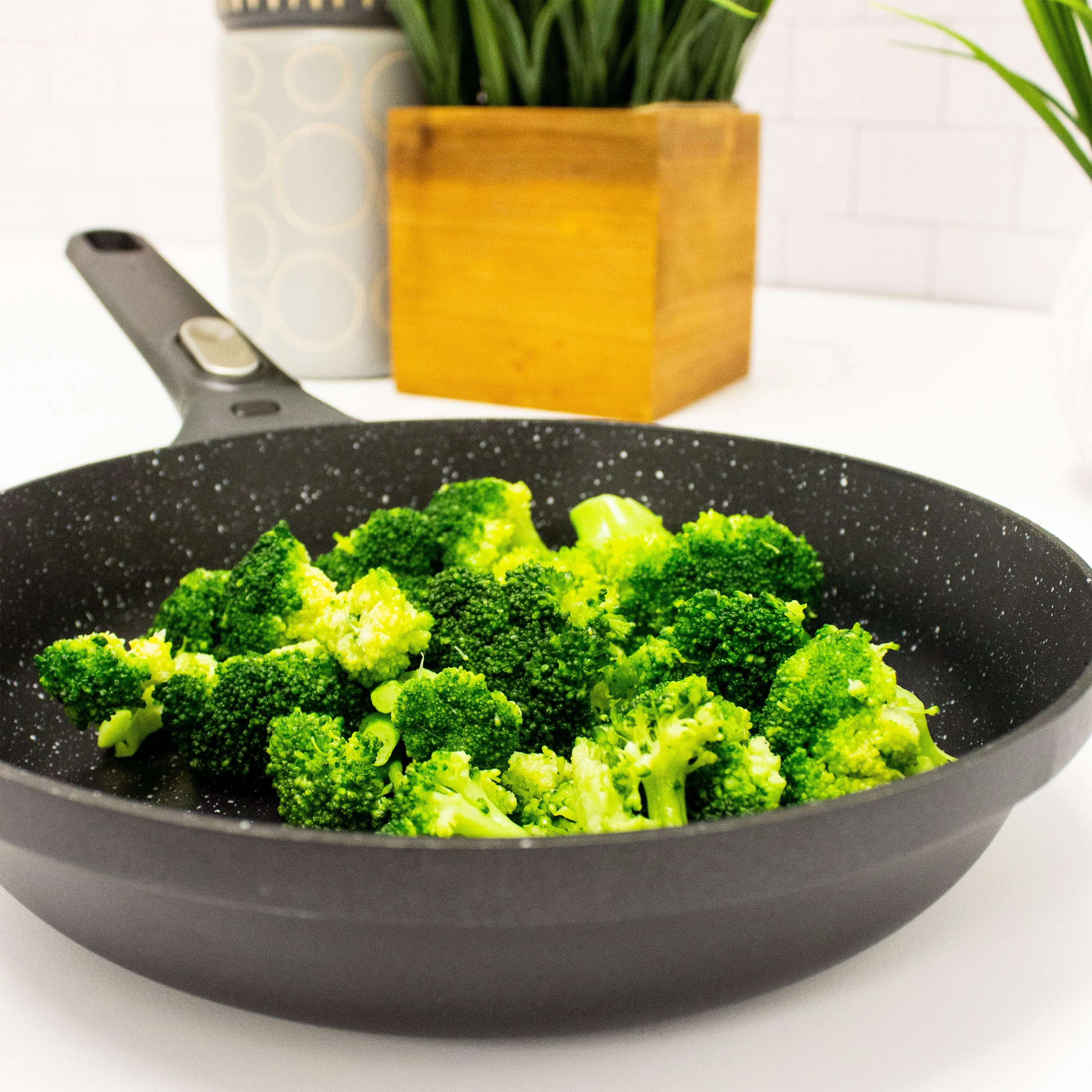 BergHOFF GEM 10" Non-stick Fry Pan, Detachable Handle, Black