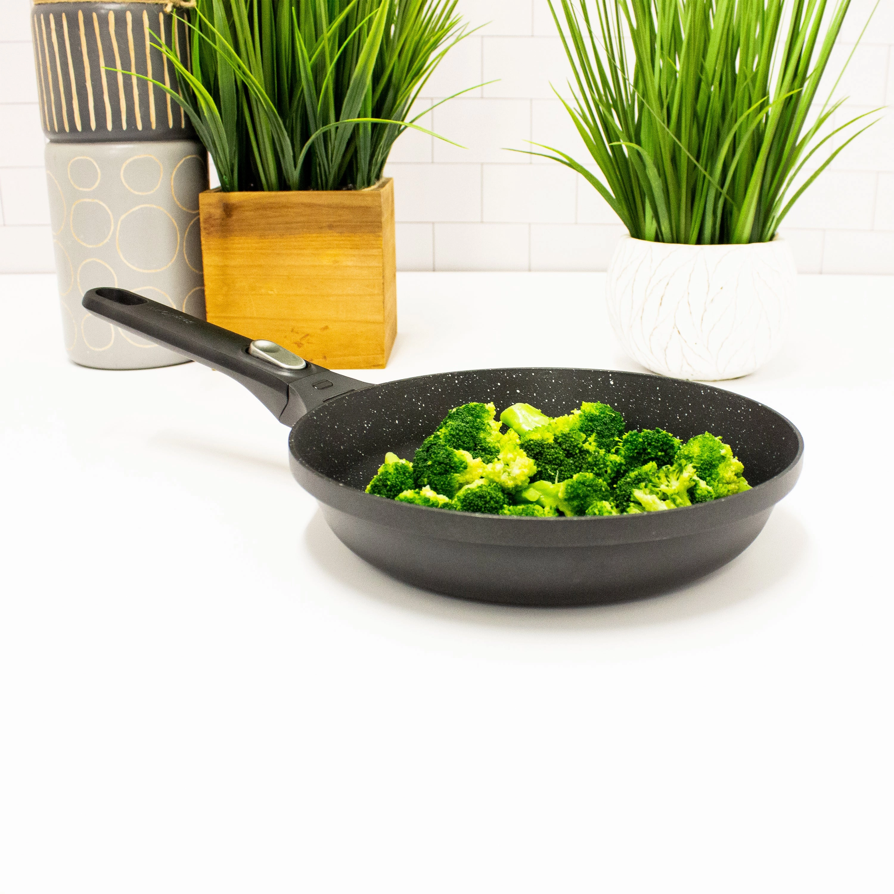 BergHOFF GEM 10" Non-stick Fry Pan, Detachable Handle, Black