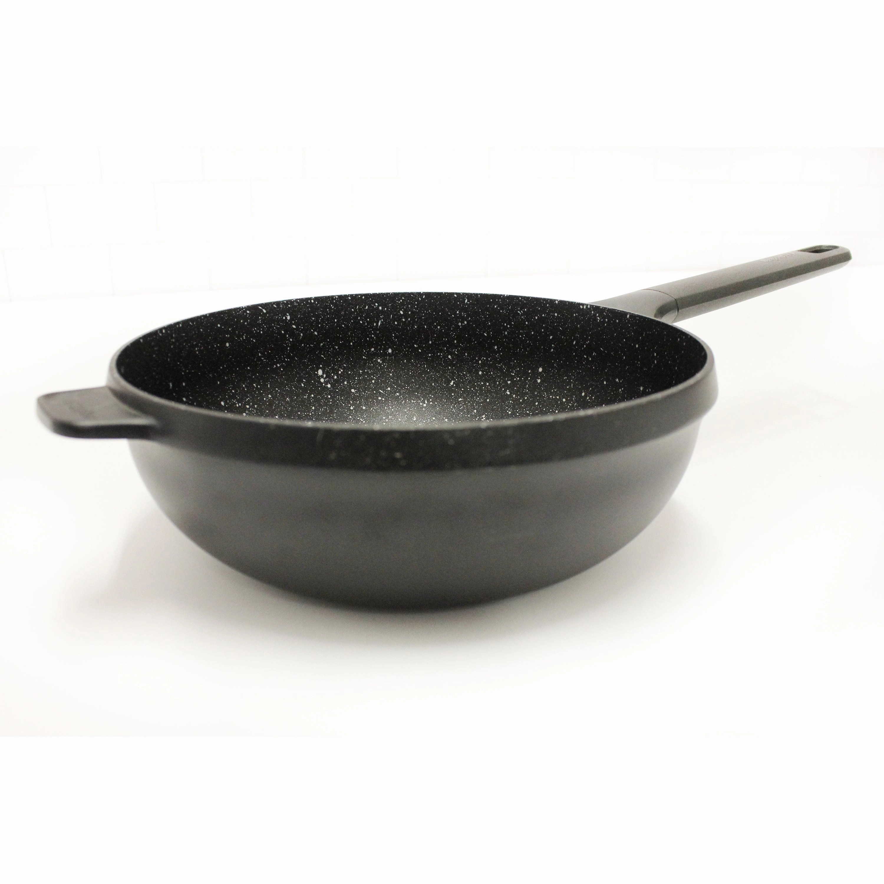 BergHOFF GEM 11" Non-stick Stir Fry Pan 4.1Qt., Black