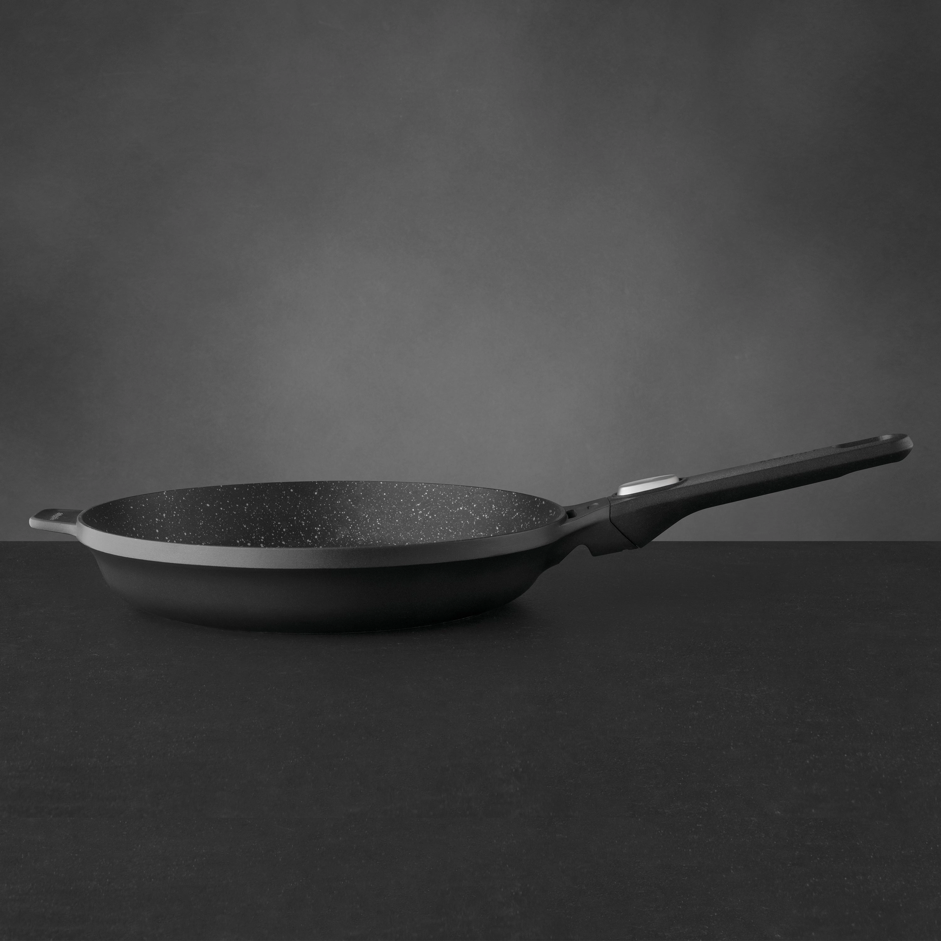 BergHOFF GEM 12.5" Non-stick Fry Pan, Detachable Handle, Black