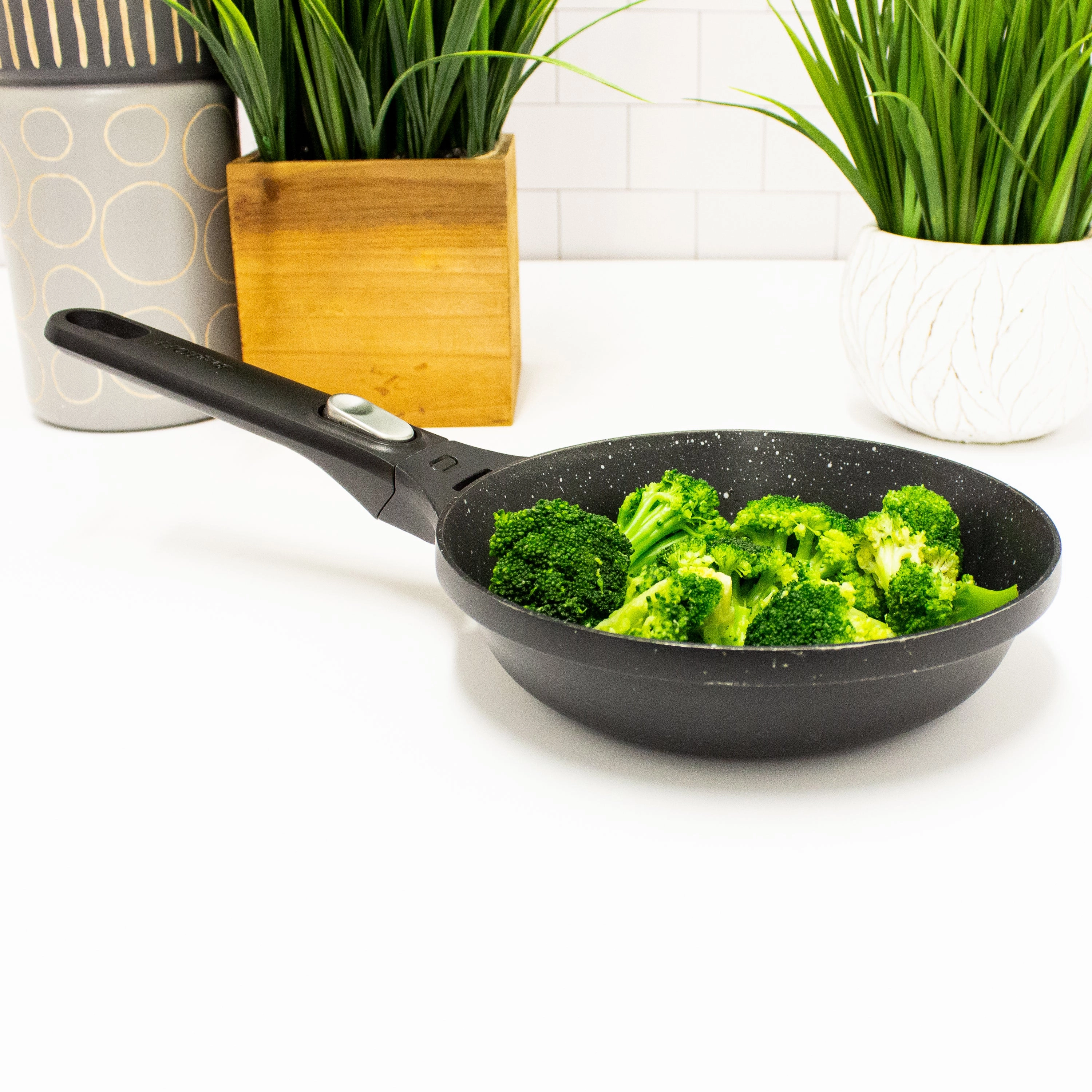 BergHOFF GEM 8" Non-stick Fry Pan, Detachable Handle, Black