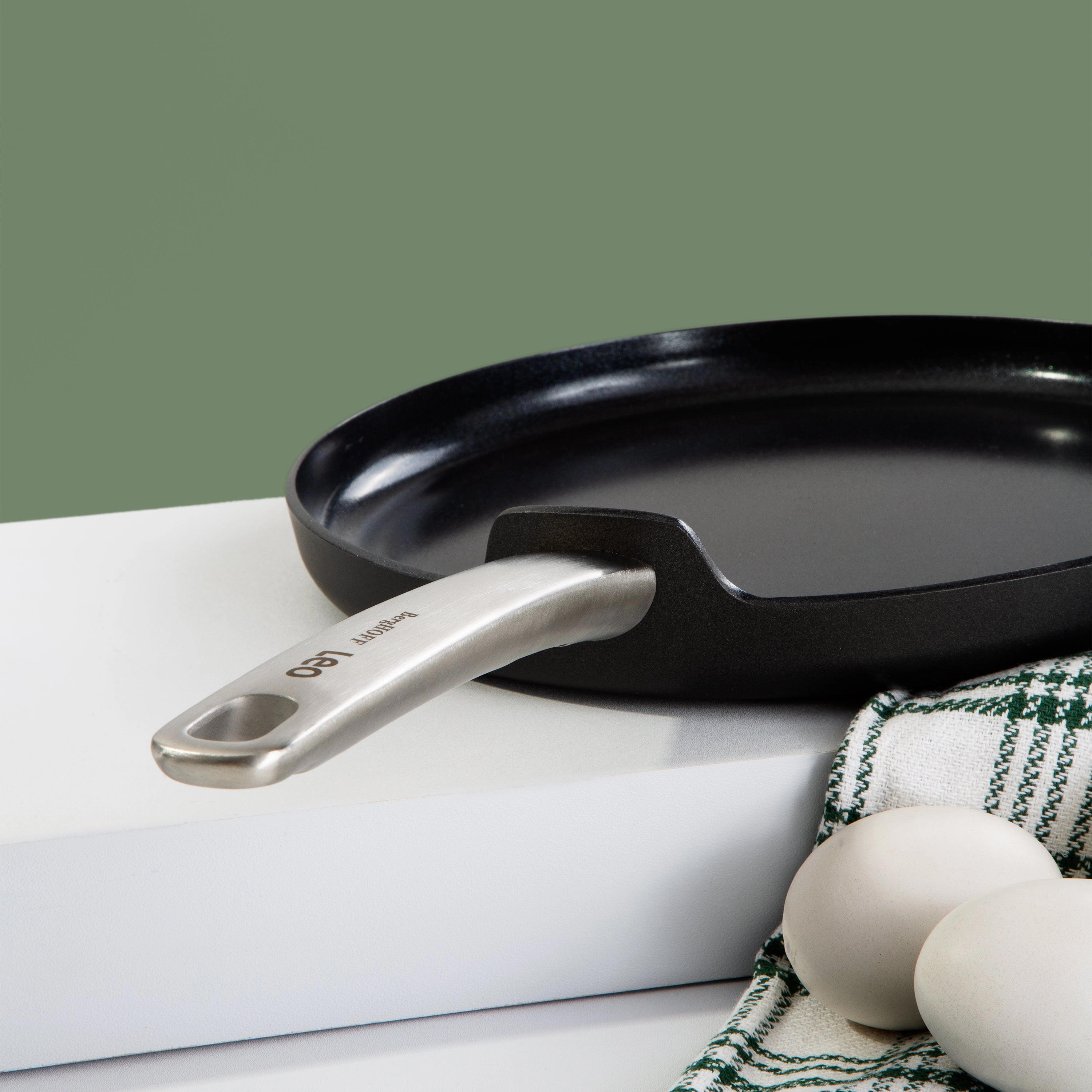 BergHOFF Leo Graphite Nonstick Ceramic Omelet pan 10", Sustainable Recycled Material