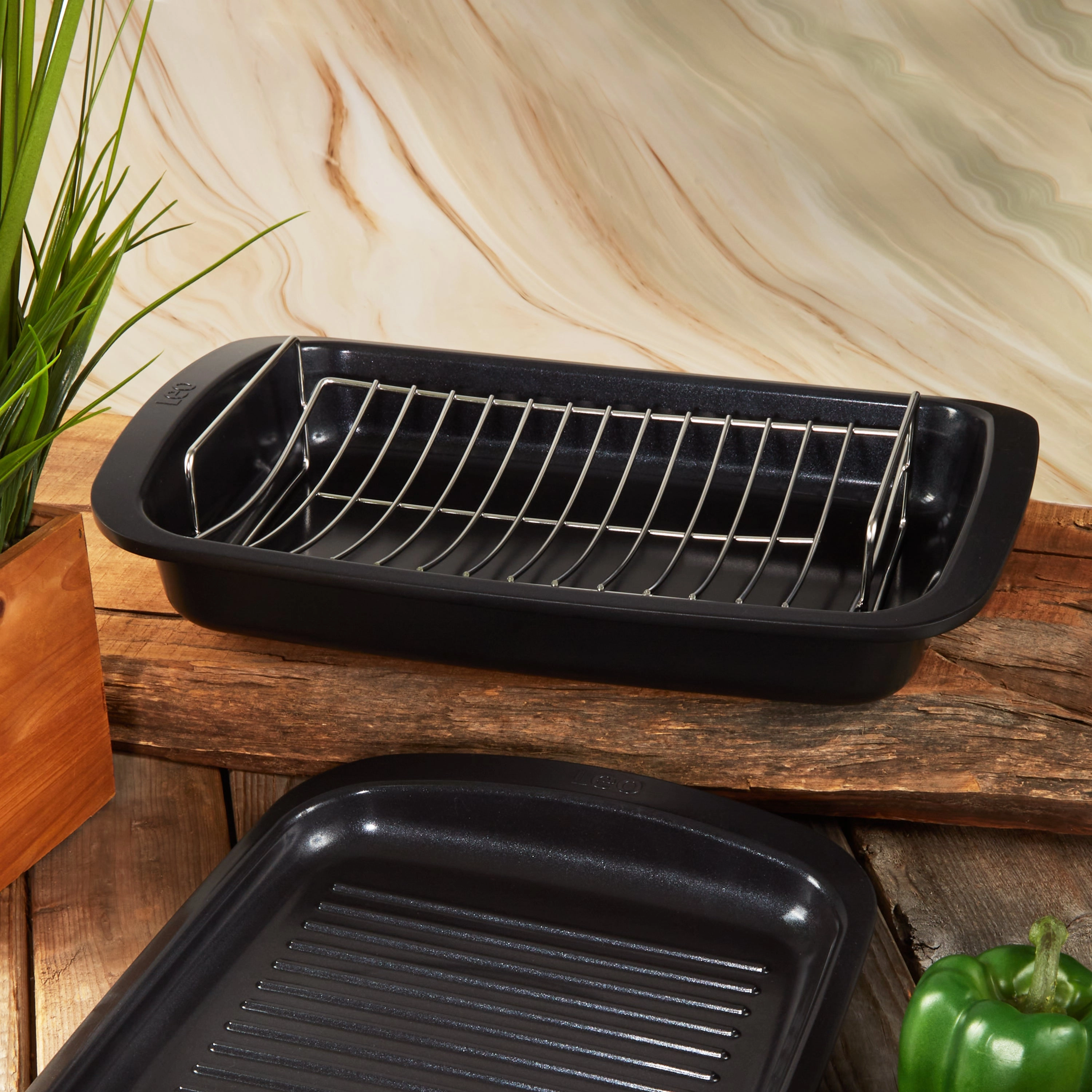 BergHOFF Leo Graphite Nonstick Recycled Cast Aluminum Roaster with Removable Rack 16.5" X 11" X 2.75"