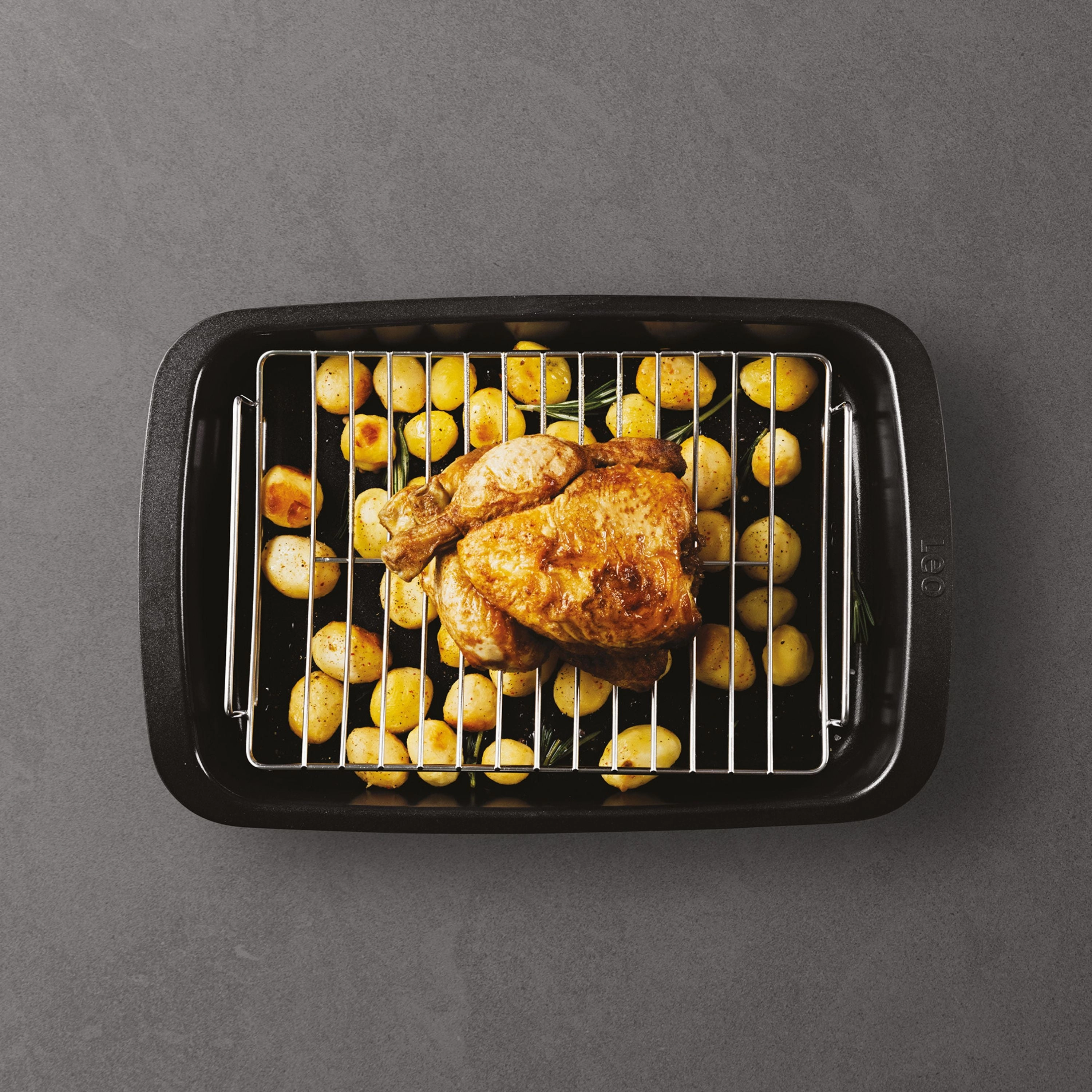 BergHOFF Leo Graphite Nonstick Recycled Cast Aluminum Roaster with Removable Rack 16.5" X 11" X 2.75"