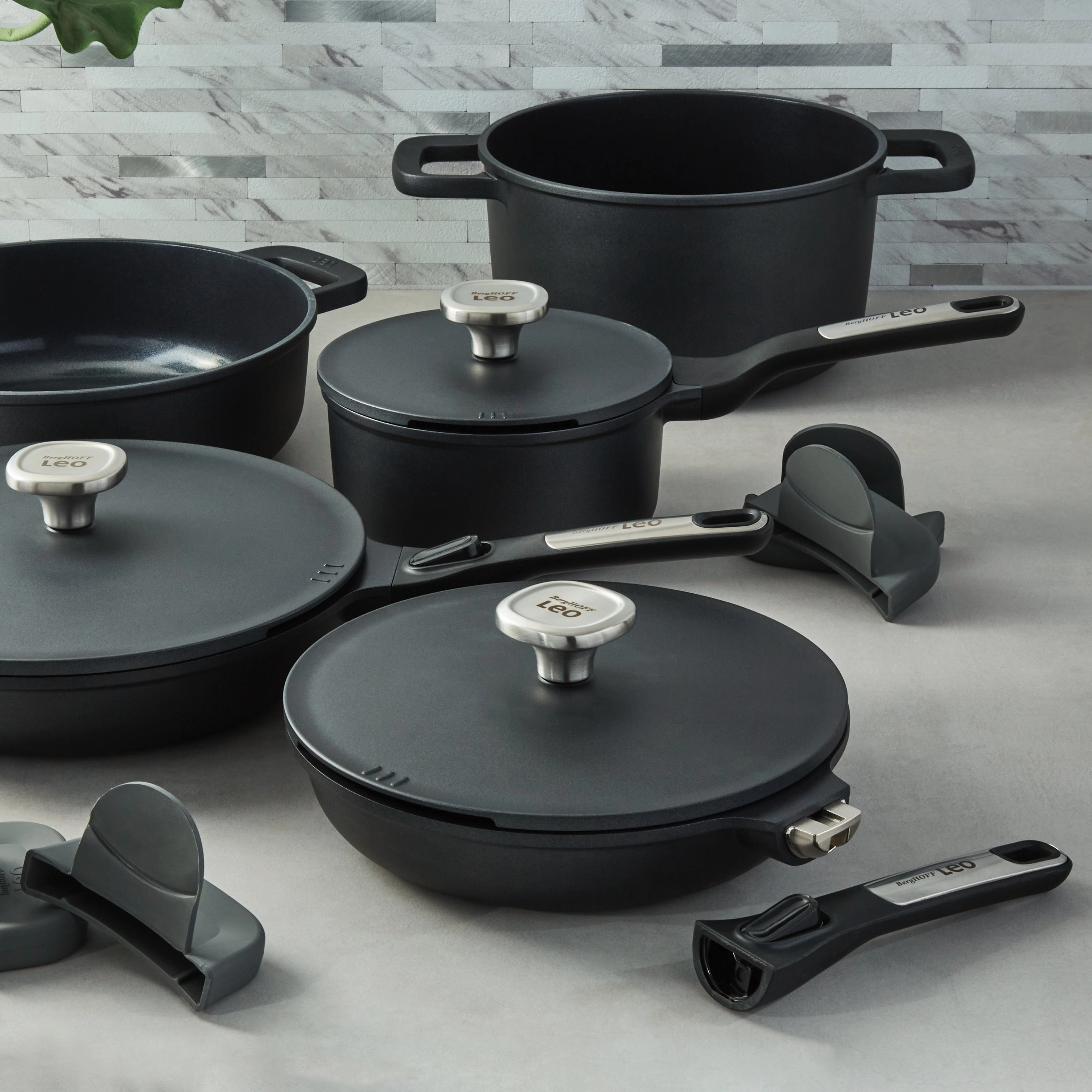 BergHOFF Leo Phantom 8pc Nonstick Ceramic Cookware Set, Recycled