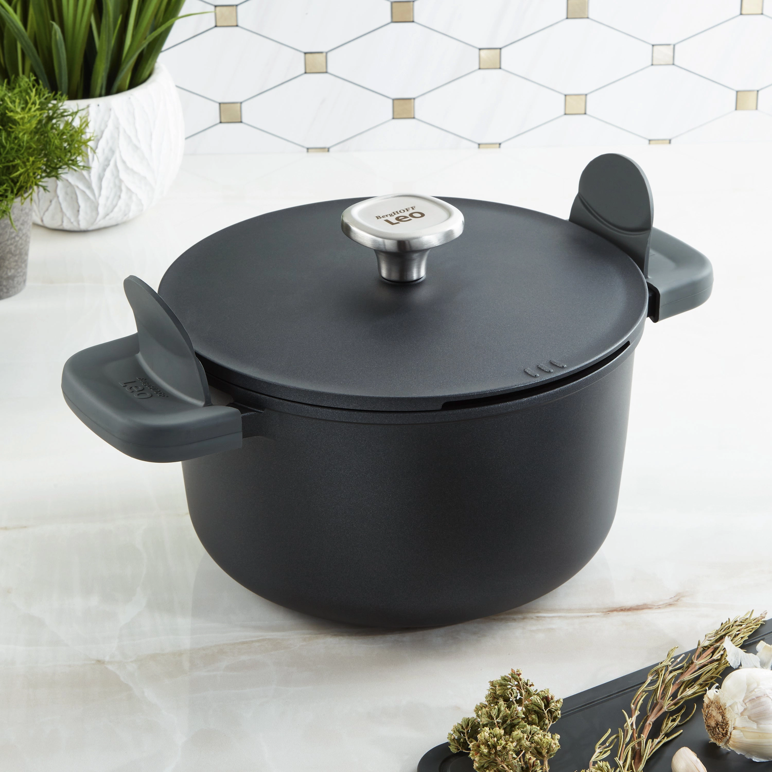 BergHOFF Leo Phantom Nonstick Ceramic 10" Stockpot 5.8qt., Recycled cookware set,cooking pots,kitchen cookware