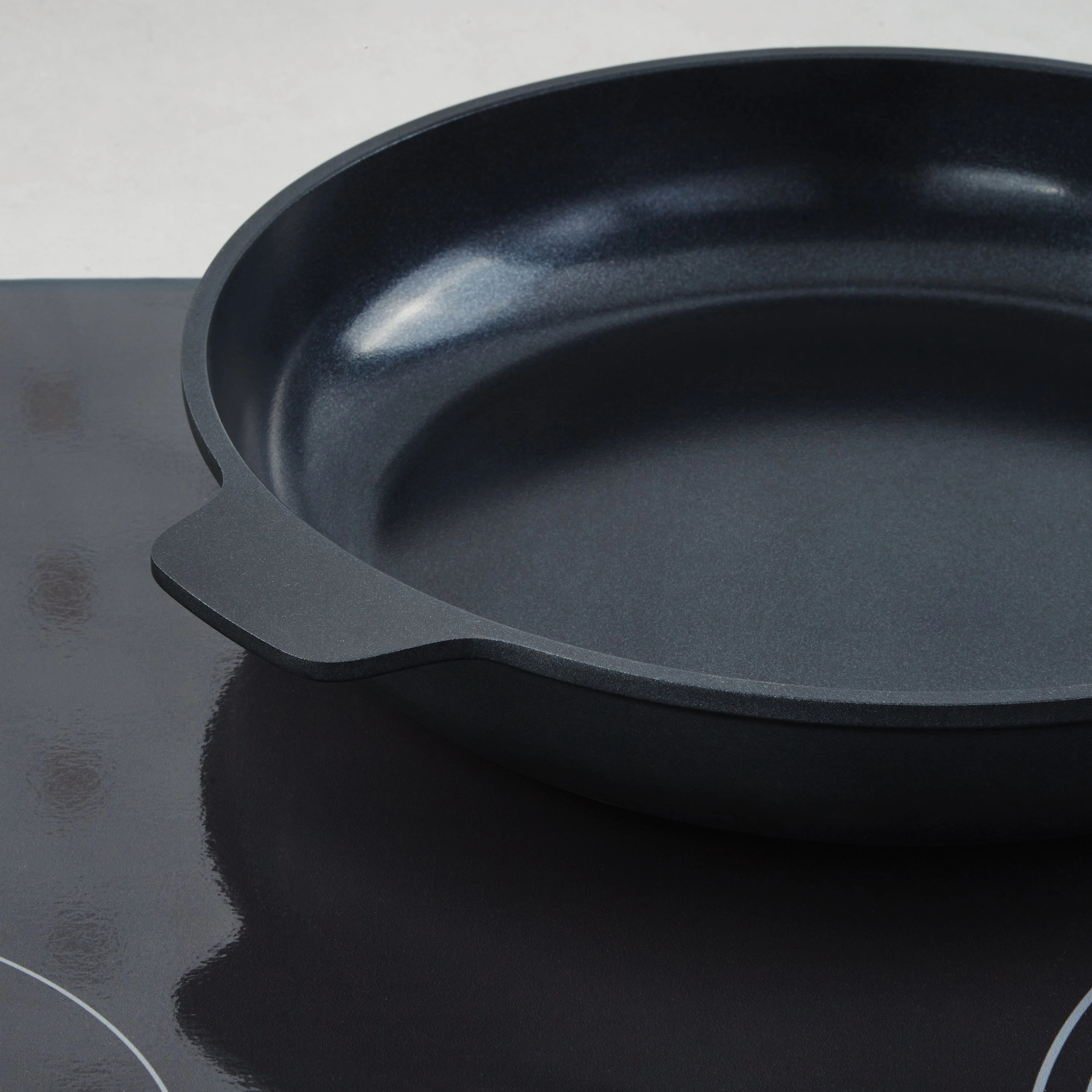 BergHOFF Leo Phantom Nonstick Ceramic 12.75" Fry Pan, Recycled