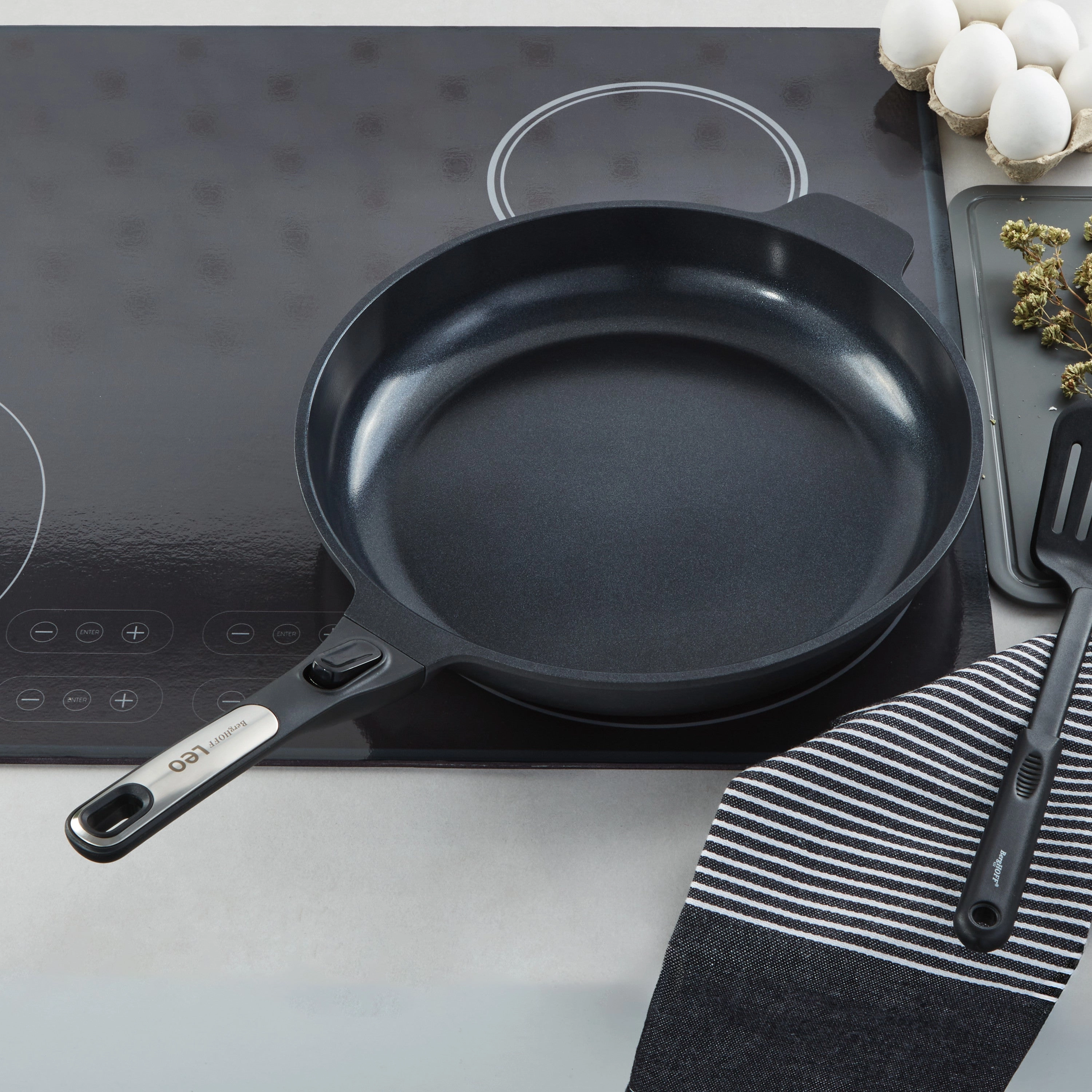 BergHOFF Leo Phantom Nonstick Ceramic 12.75" Fry Pan, Recycled