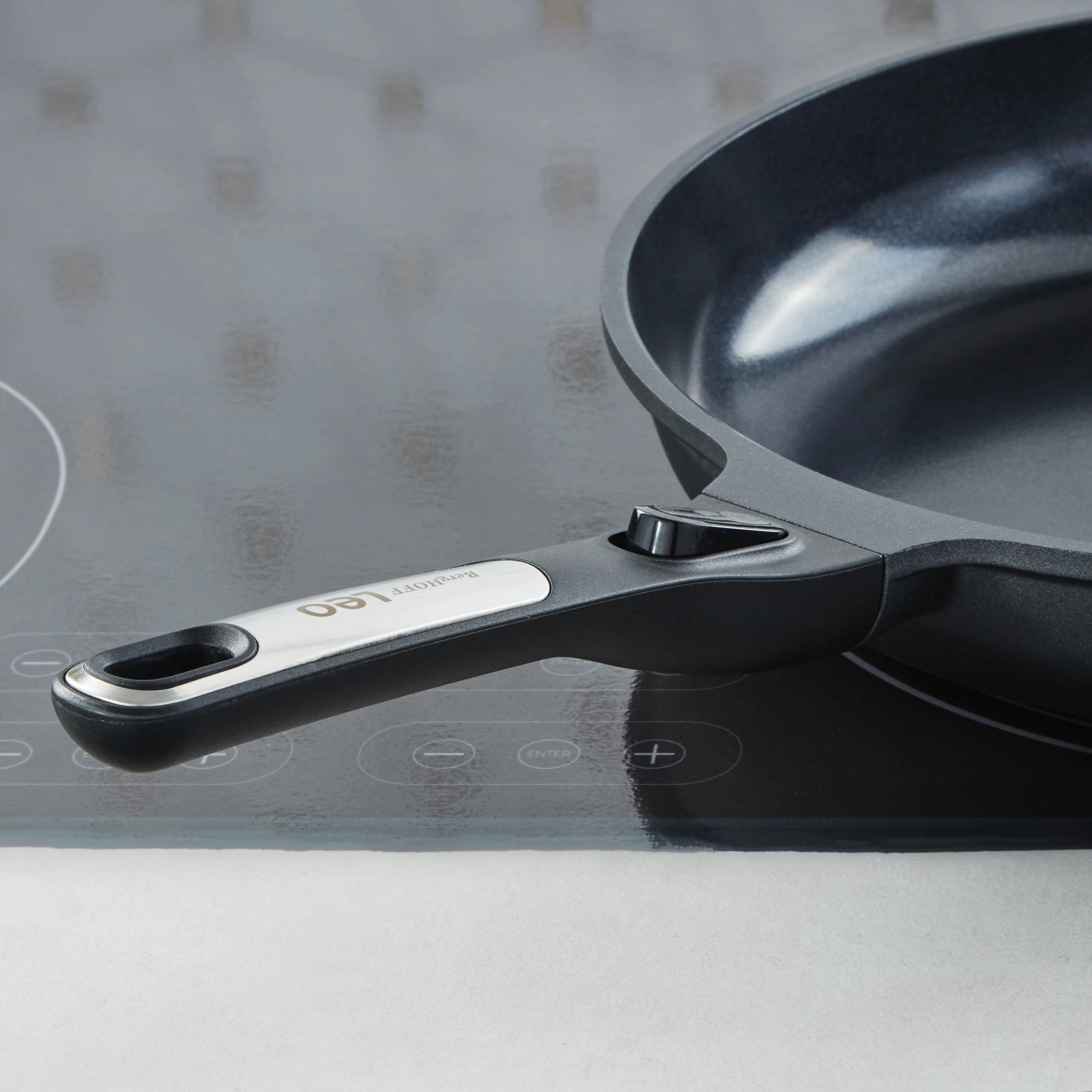 BergHOFF Leo Phantom Nonstick Ceramic 12.75" Fry Pan, Recycled