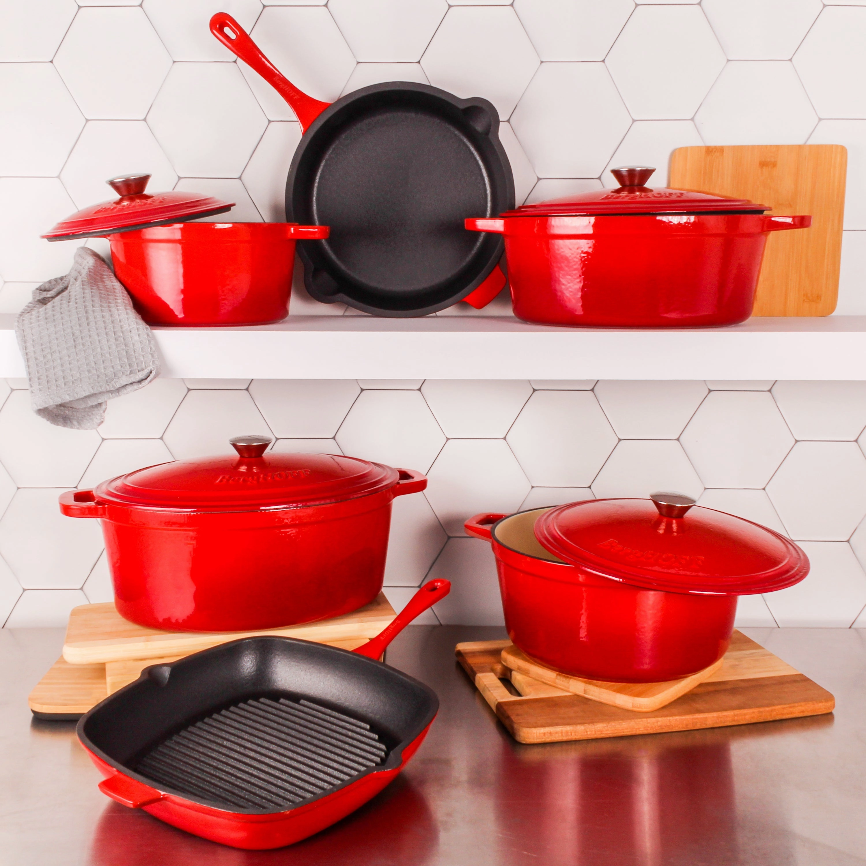 BergHOFF Neo Cast Iron 7qt. Round Dutch Oven 11" with Lid, Red