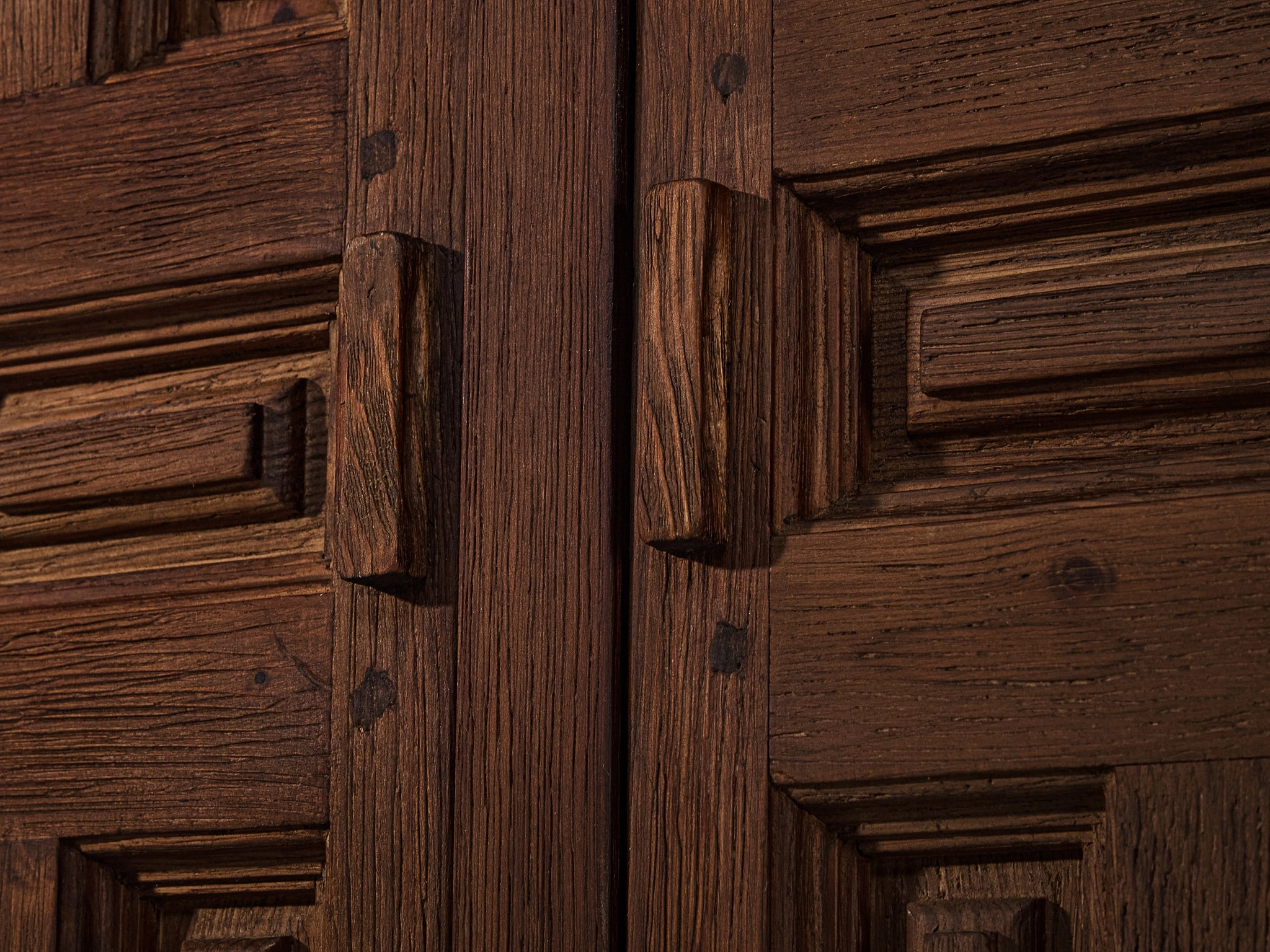 Biosca Spanish Sideboard in Stained Pine