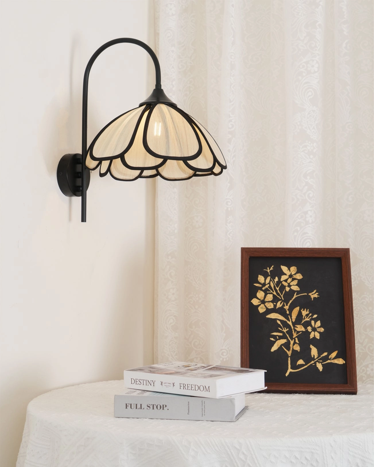 Burnt Petal Wall Lamp